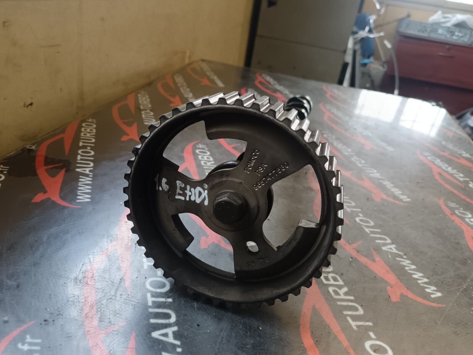 ARBRE A CAMES PEUGEOT 2008 1.6eHDI REFERENCE: 9657477580