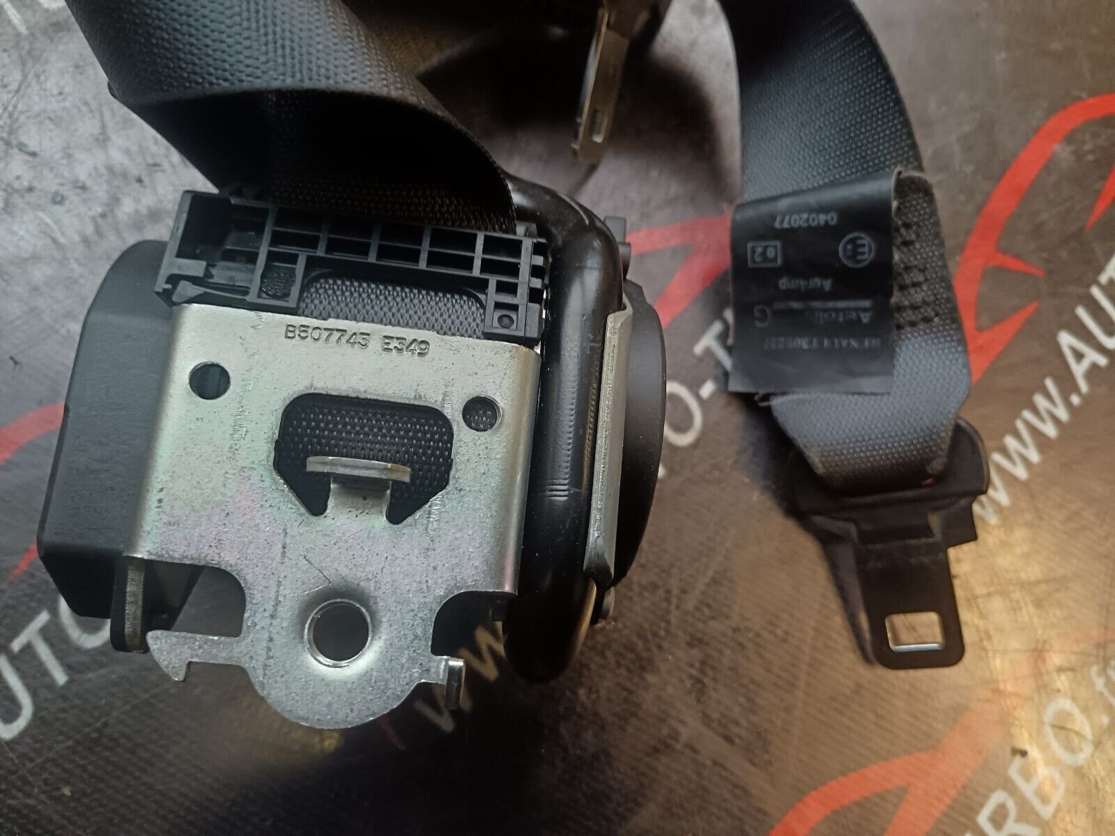 CEINTURE ARRIERE GAUCHE RENAULT SCENIC 2 REFERENCE: B507743