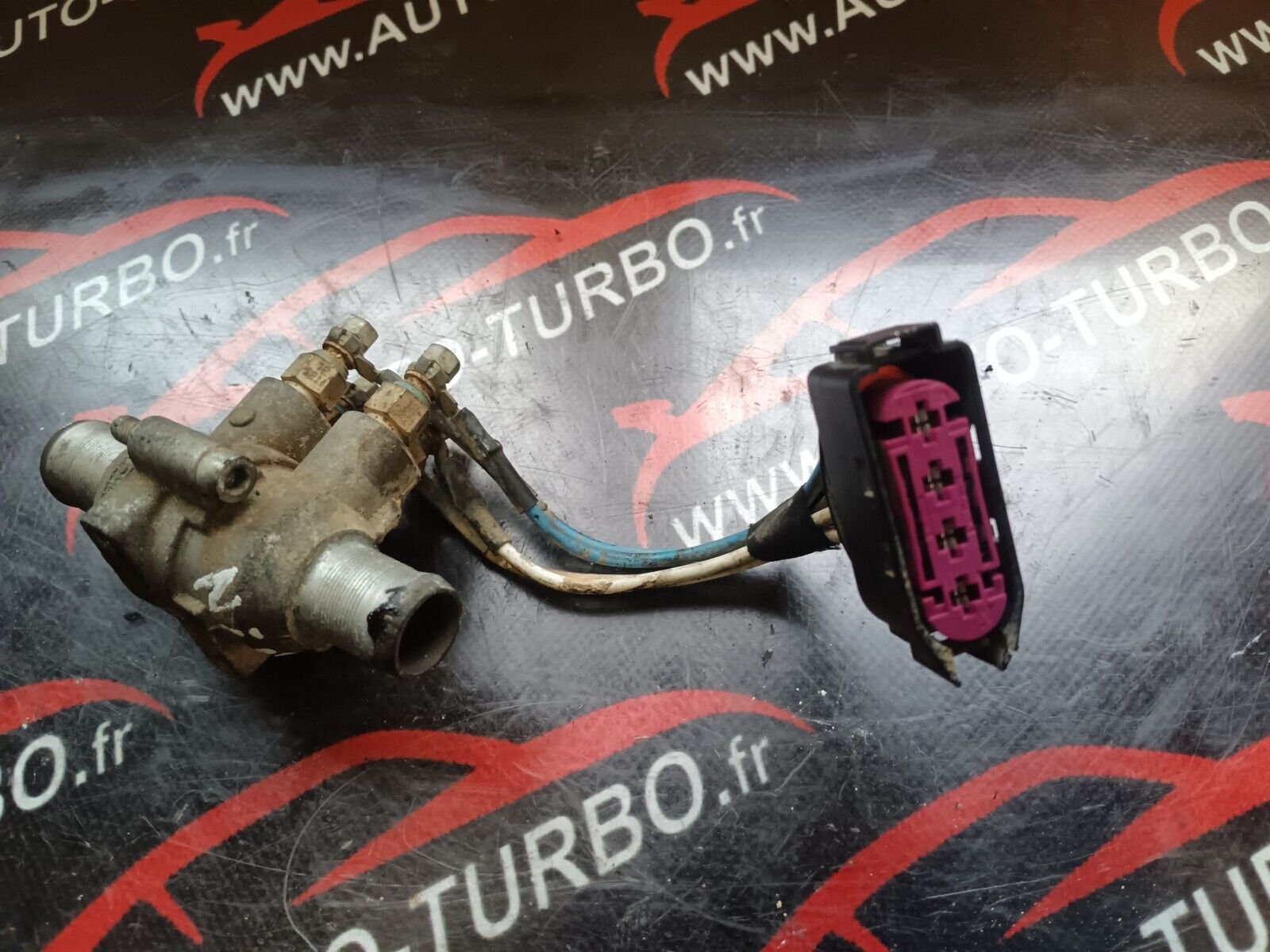 CAPTEUR DE TEMPERATURE NISSAN RENAULT REFERENCE: 1355164