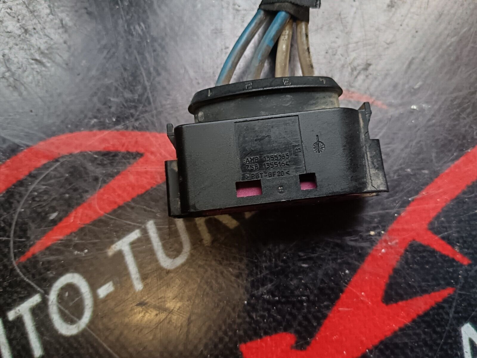 CAPTEUR DE TEMPERATURE NISSAN RENAULT REFERENCE: 1355164