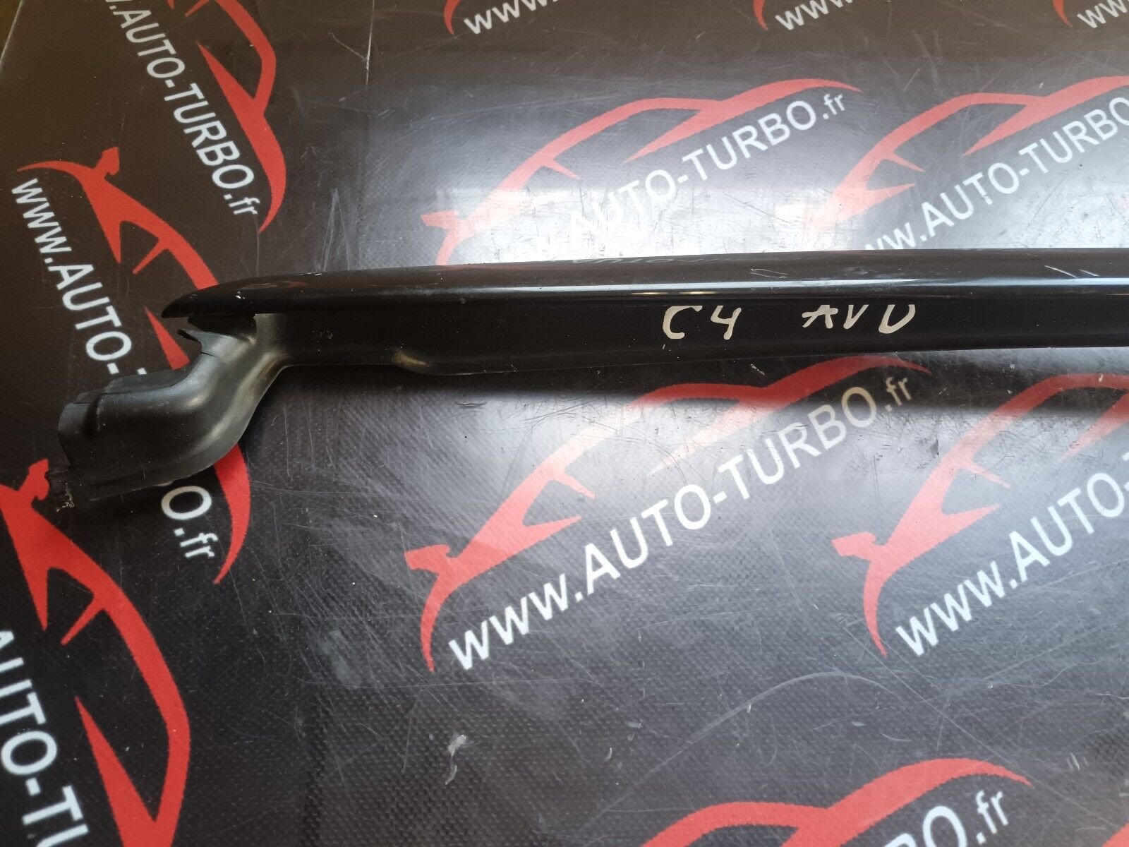 MOULURES AVANT DROIT CITROEN C4 REFERENCE: 96563473