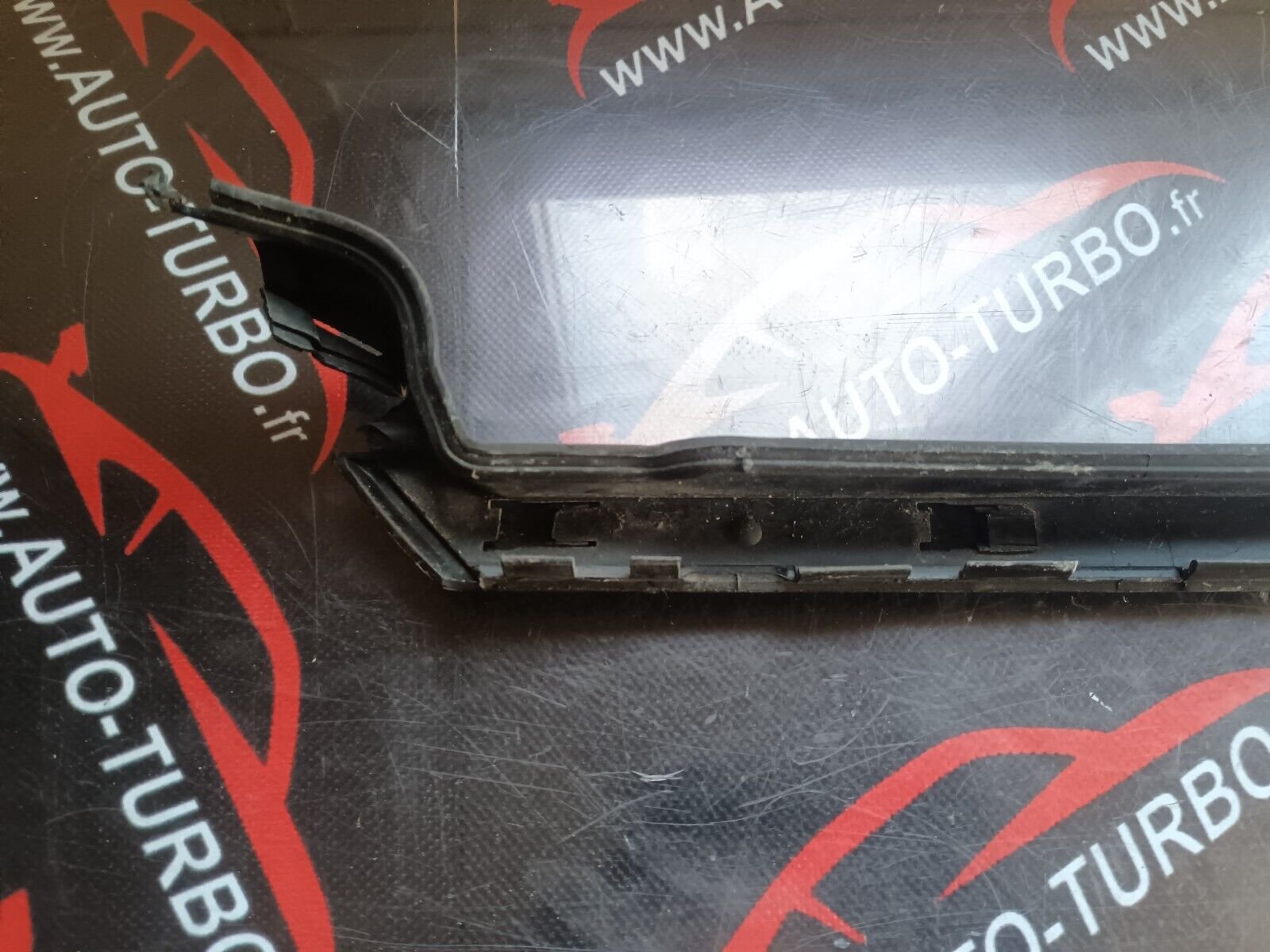 MOULURES AVANT DROIT CITROEN C4 REFERENCE: 96563473