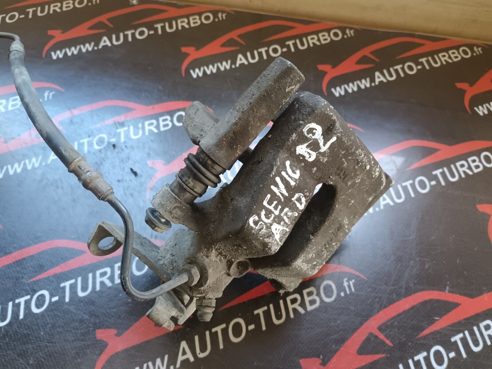 ETRIER ARRIERE DROIT RENAULT SCENIC 2