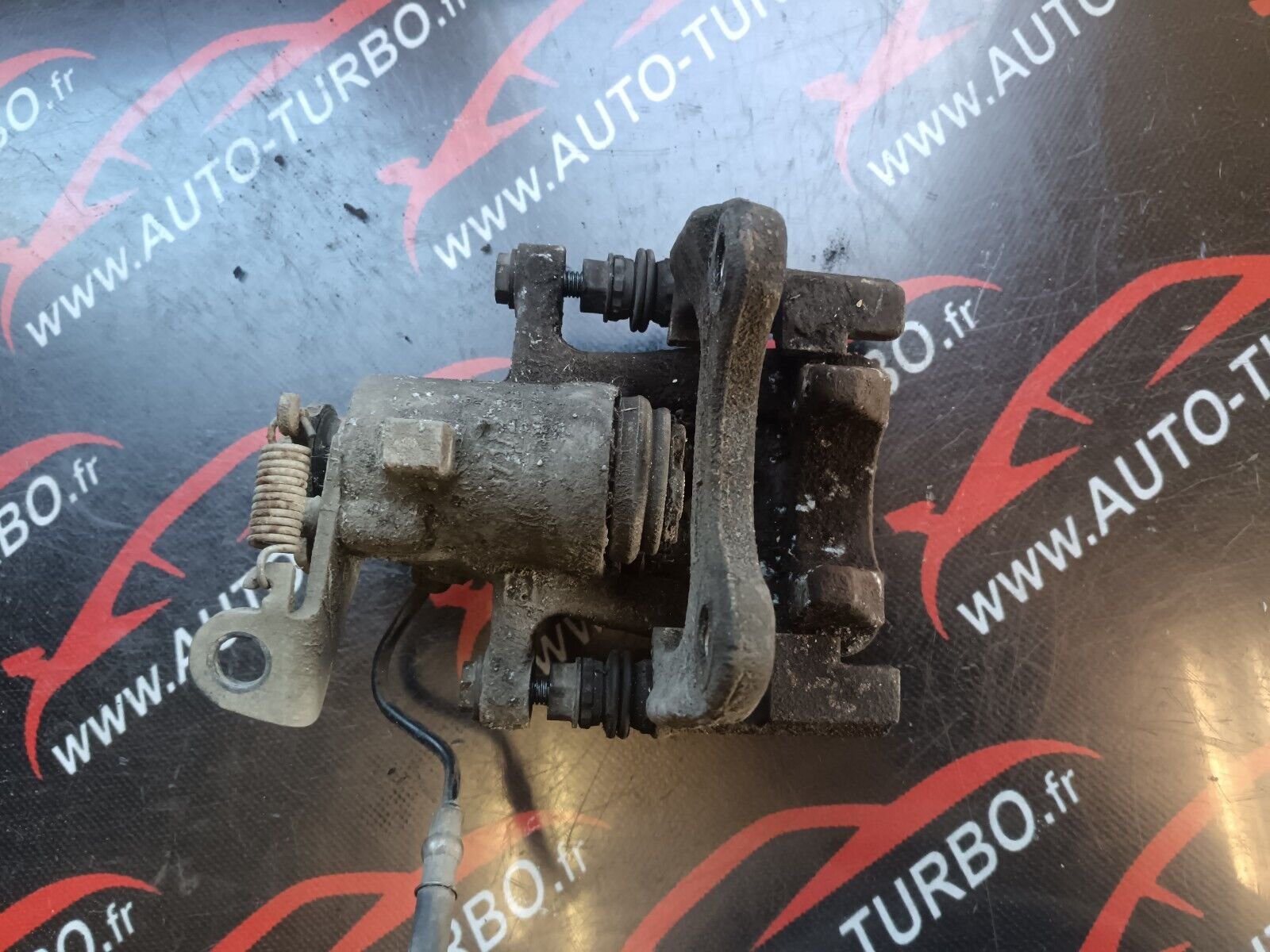 ETRIER ARRIERE DROIT RENAULT SCENIC 2