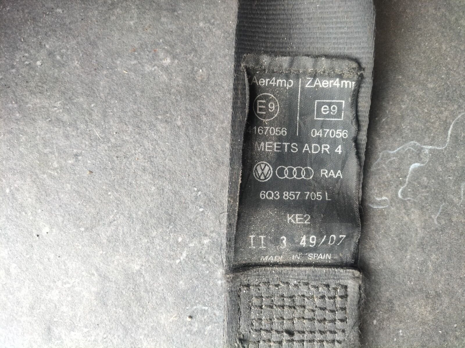 CEINTURE DE SECURITE AVANT GAUCHE VOLKSWAGEN POLO IV 6Q3857705L