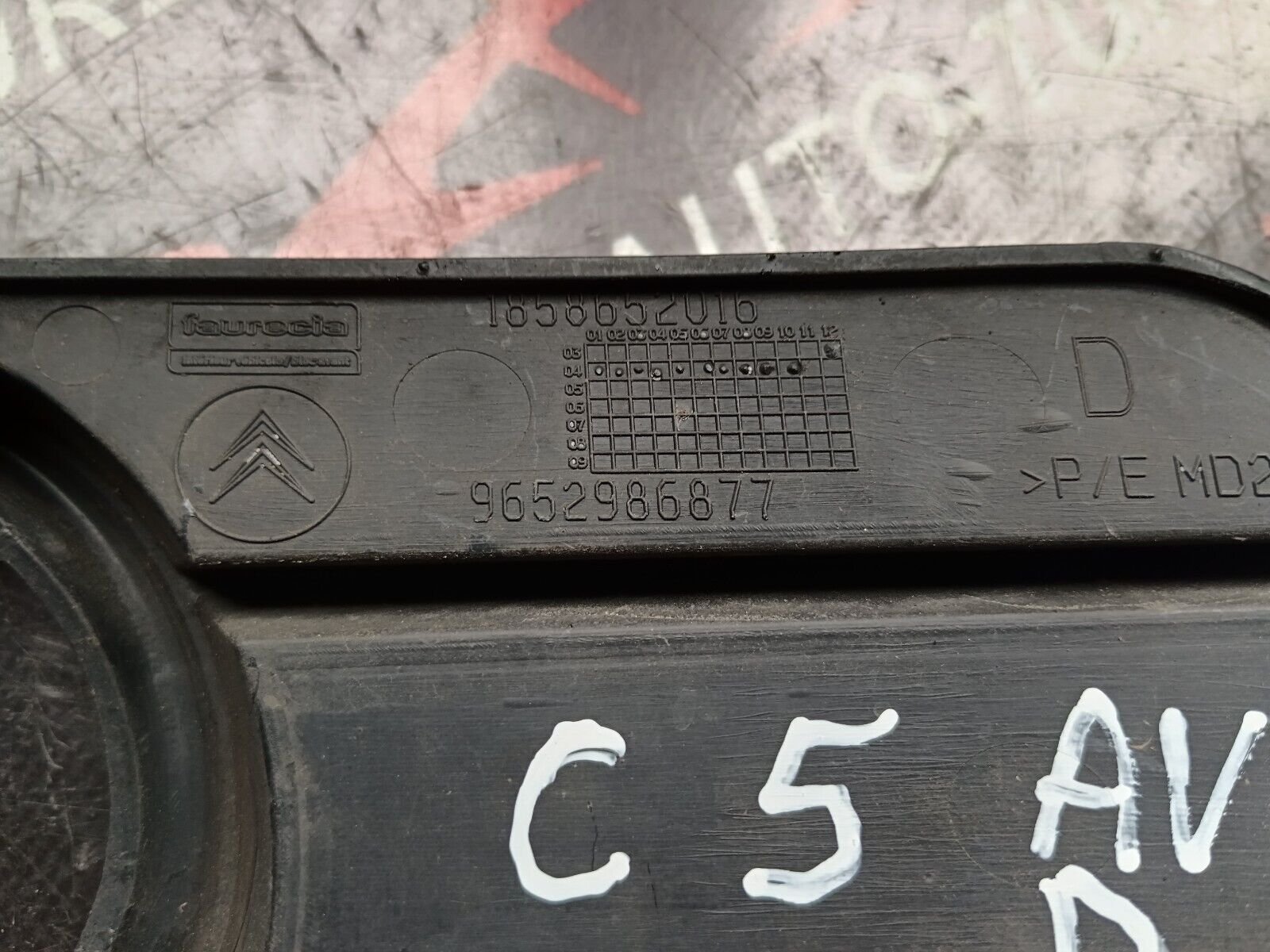 ENJOLIVEUR PARE CHOC AVANT DROIT CITROEN C5 REFERENCE: 9652986877