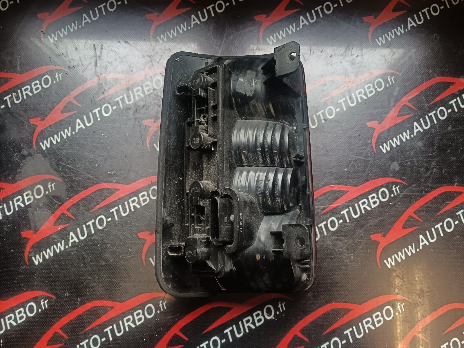 PHARE FEUX ARRIERE DROIT VOLKSWAGEN CADDY REFERENCE: 4VEX13A602