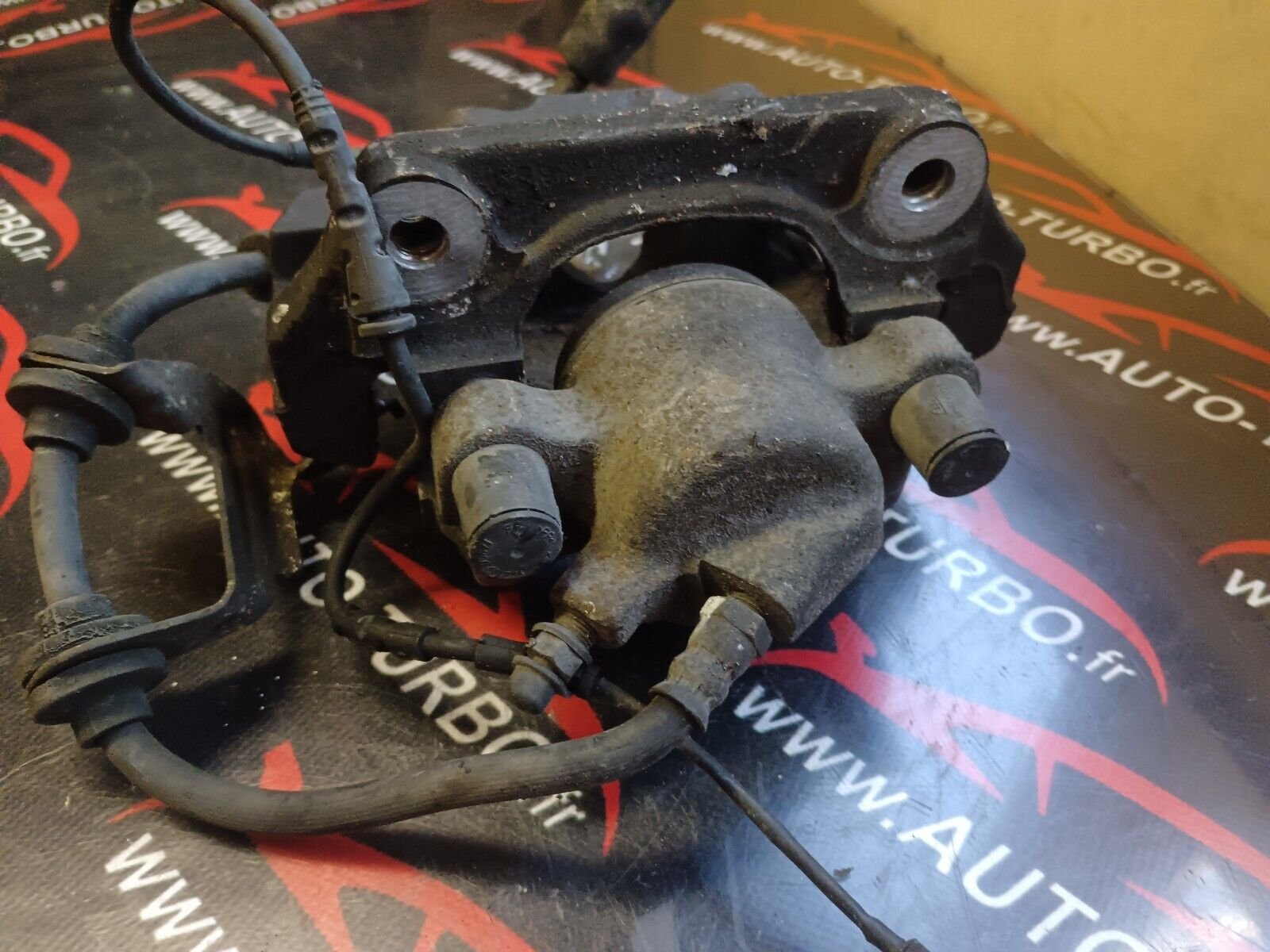 ETRIER AVANT GAUCHE BMW SERIE 1 E87 REFERENCE: 34116776527