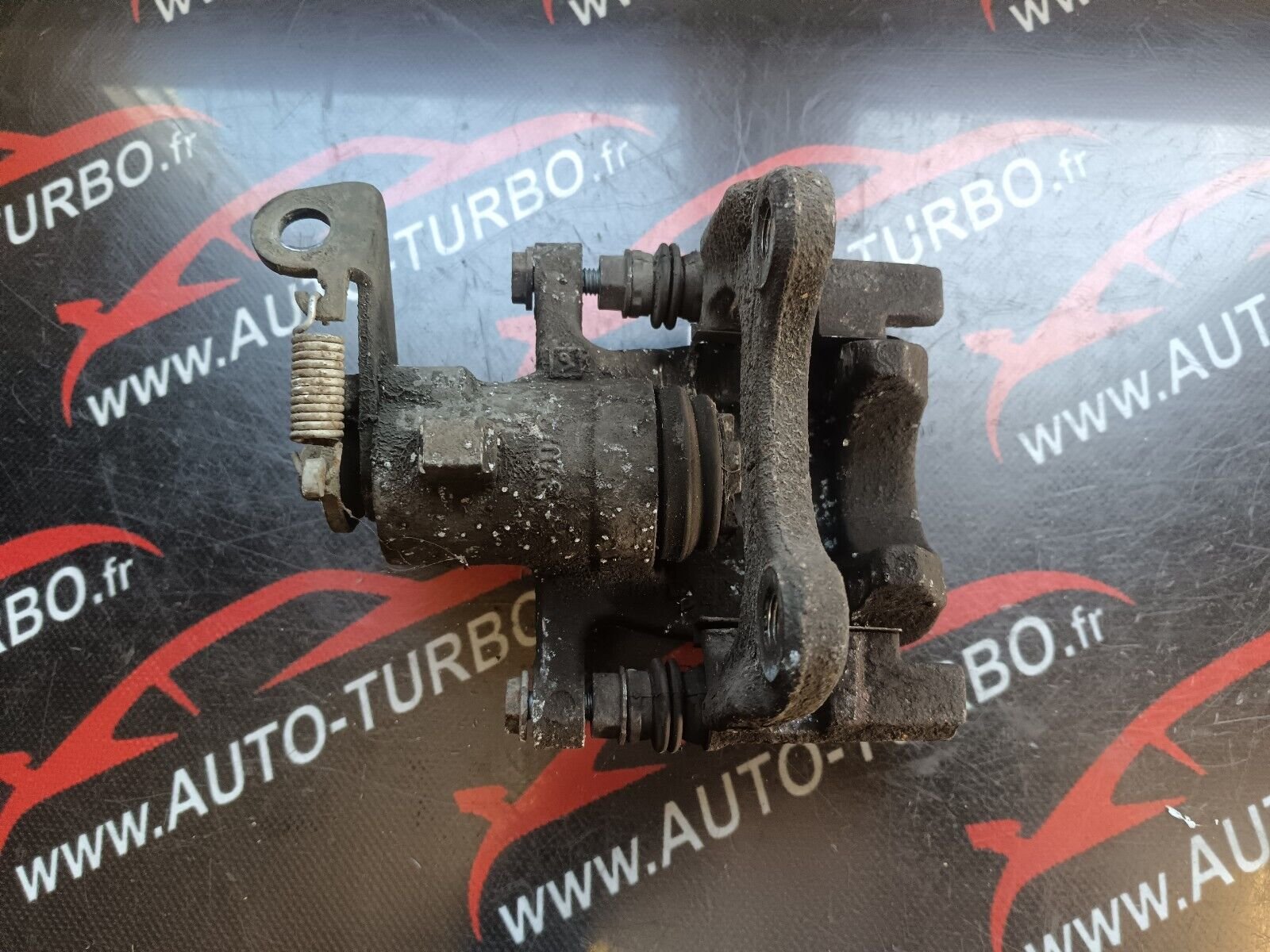 ETRIER ARRIERE GAUCHE RENAULT SCENIC 2