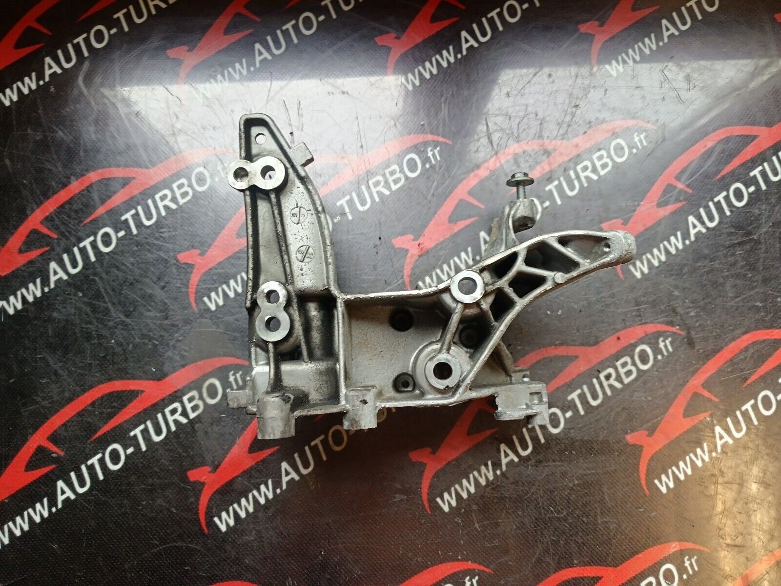 SUPPORT MOTEUR PEUGEOT 2008 1.6HDI 110CH REFERENCE: 9674030280