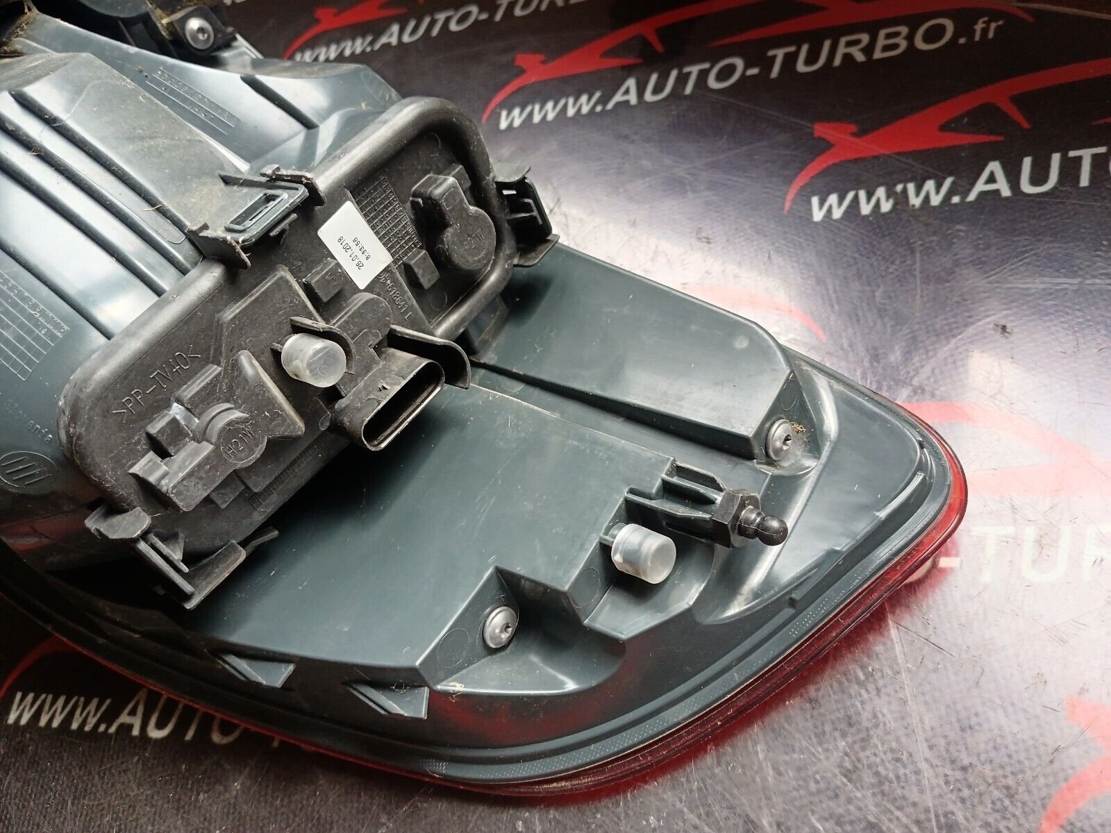 FEUX ARRIERE GAUCHE PRINCIPALE BMW 328i GT F34 REFERENCE: 618573