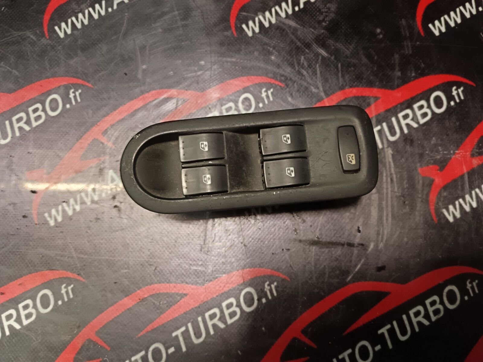 COMMANDE BOUTONS LEVE VITRE RENAULT SCENIC 2 REFERENCE: 8200160603