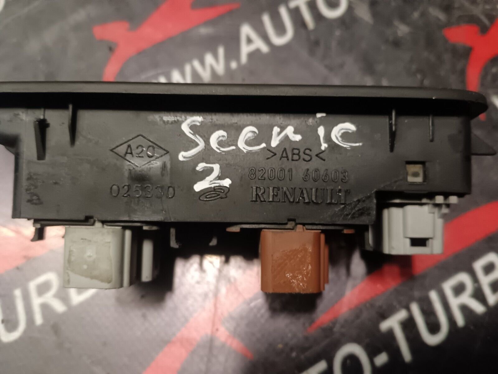 COMMANDE BOUTONS LEVE VITRE RENAULT SCENIC 2 REFERENCE: 8200160603