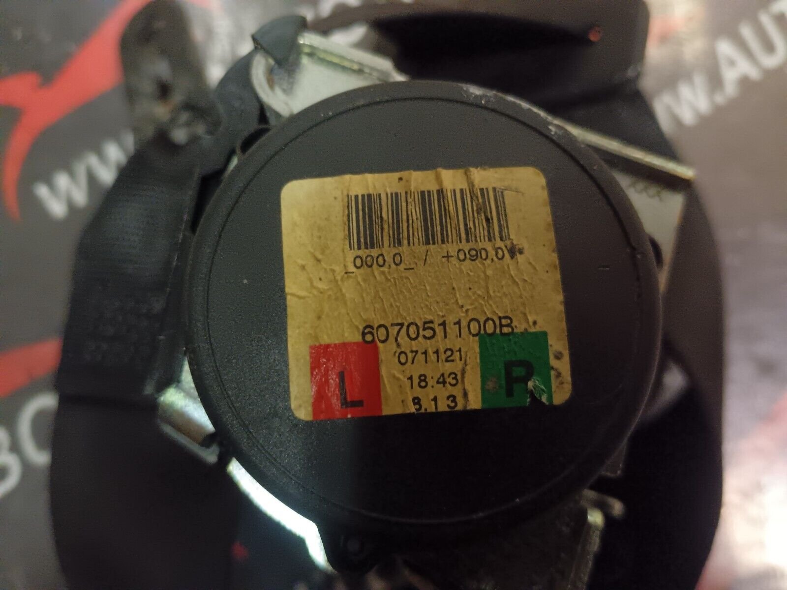 CEINTURE DE SECURITE ARRIERE DROIT BMW SERIE 1 REFERENCE: 607051100D