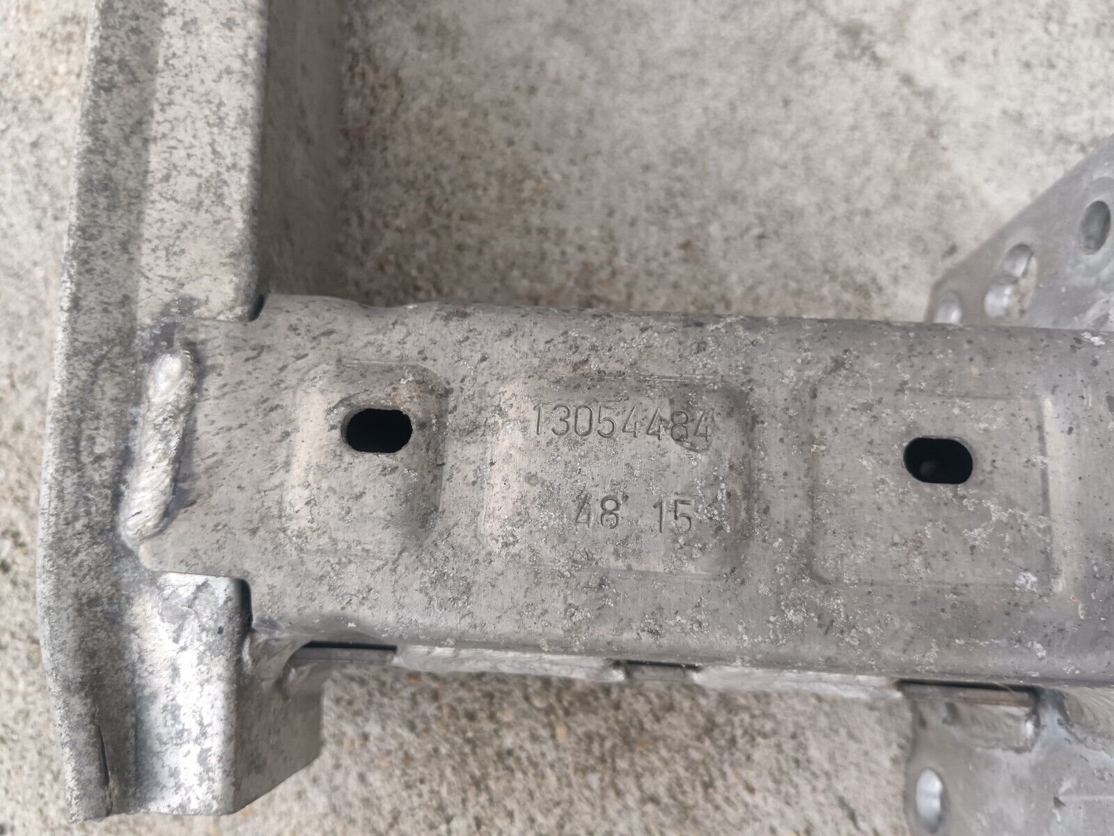 TRAVERS RENFORT PARE CHOC ARRIERE PEUGEOT 308II REFERENCE: 13054484