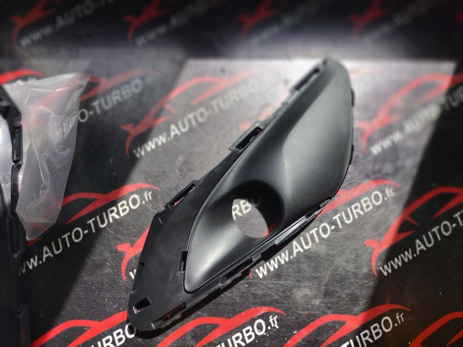 CACHE AINTIBRUILLARD AVANT GAUCHE  PEUGEOT  308 II NEUF