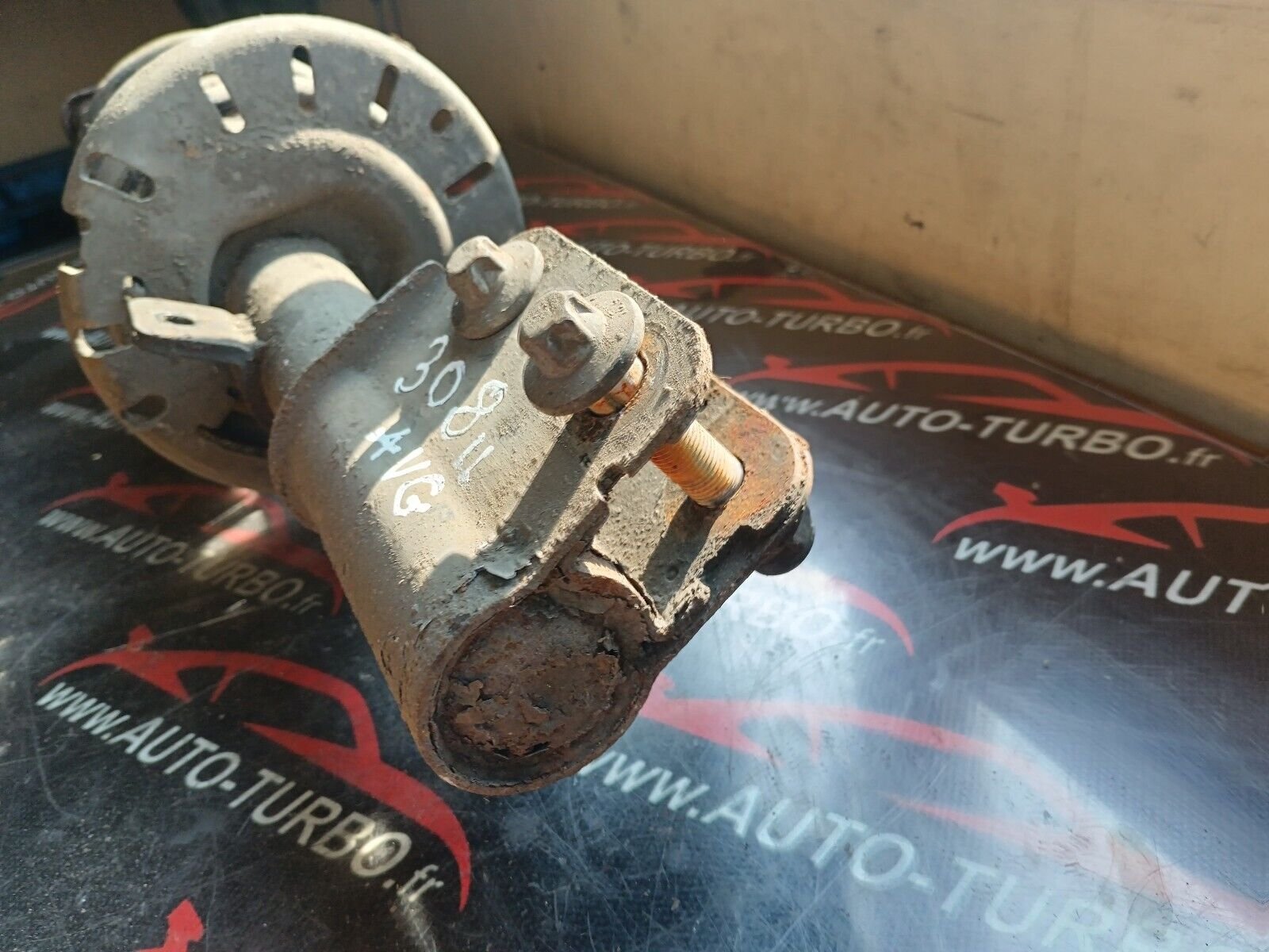 AMORTISSEUR AVANT GAUCHE PEUGEOT 308II REFERENCE: 9816394580