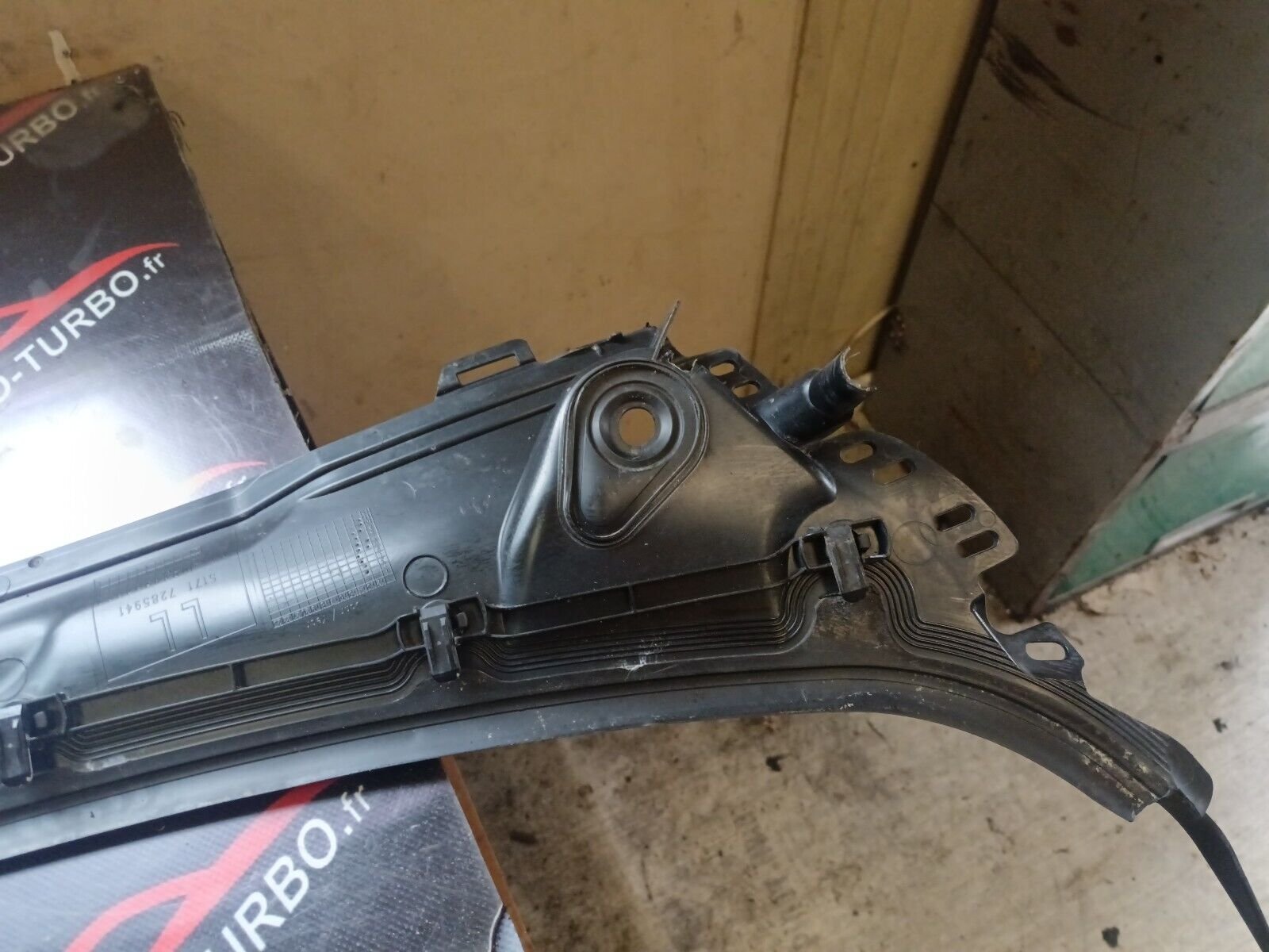 MOULURE  BMW 328iGT REFERENCE: 7285941