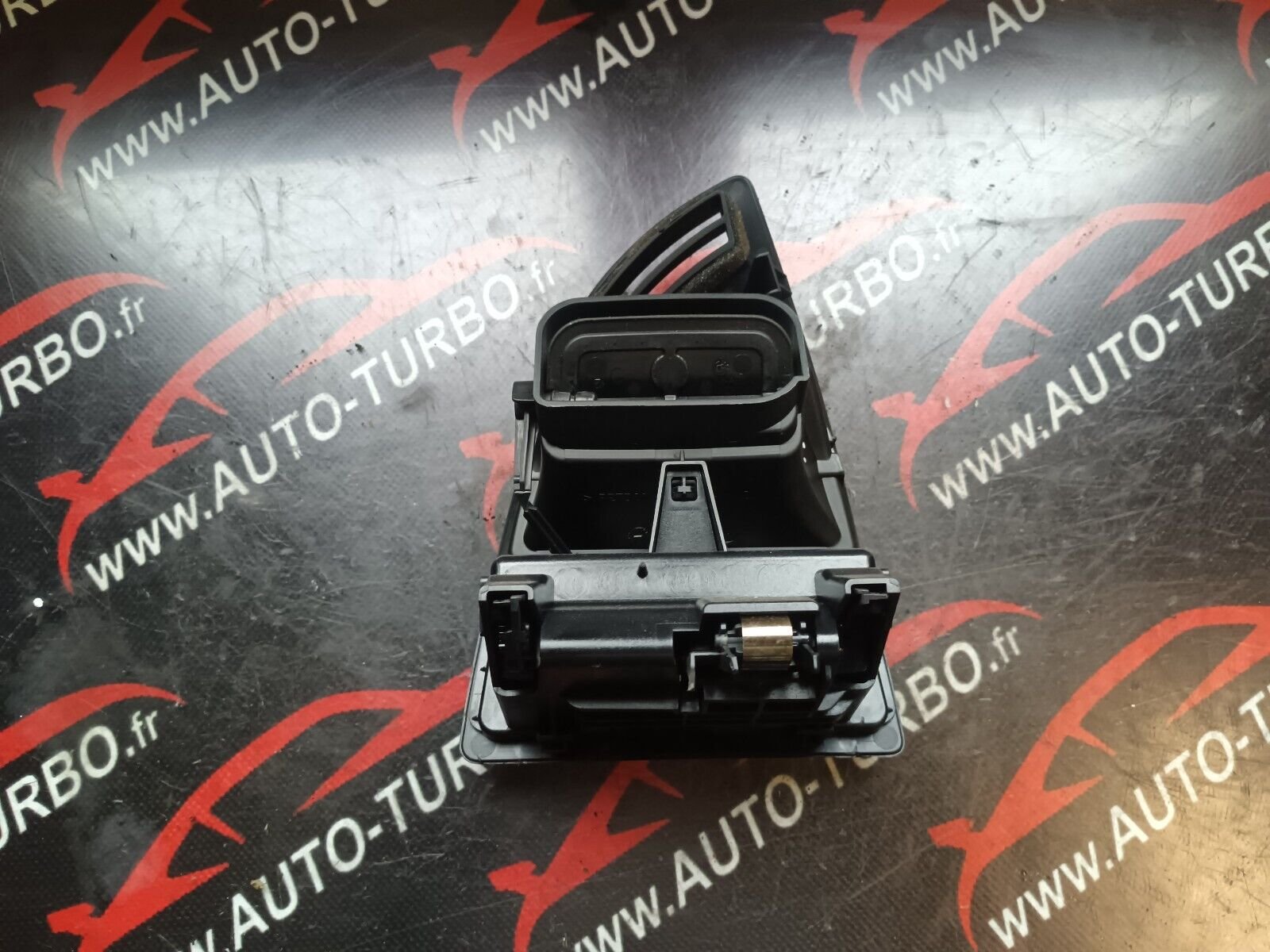 GRILLE D'AERARION AVANT GAUCH CITROEN C4 1.6VTI 90CH COUPE REFERENCE: 9646338077