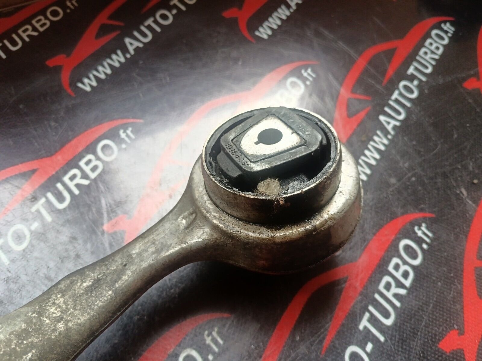 BRAS DE SUSPENSION AVANT GAUCHE BMW SERIE 1 E87 120i 150CH REFERENCE: 6765305