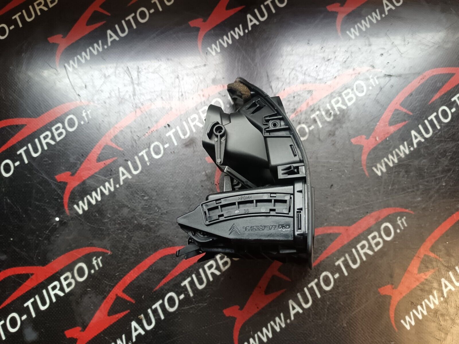 GRILLE D'AERARION AVANT DROIT CITROEN C4 1.6VTI 90CH COUPE REFERENCE: 9646337977