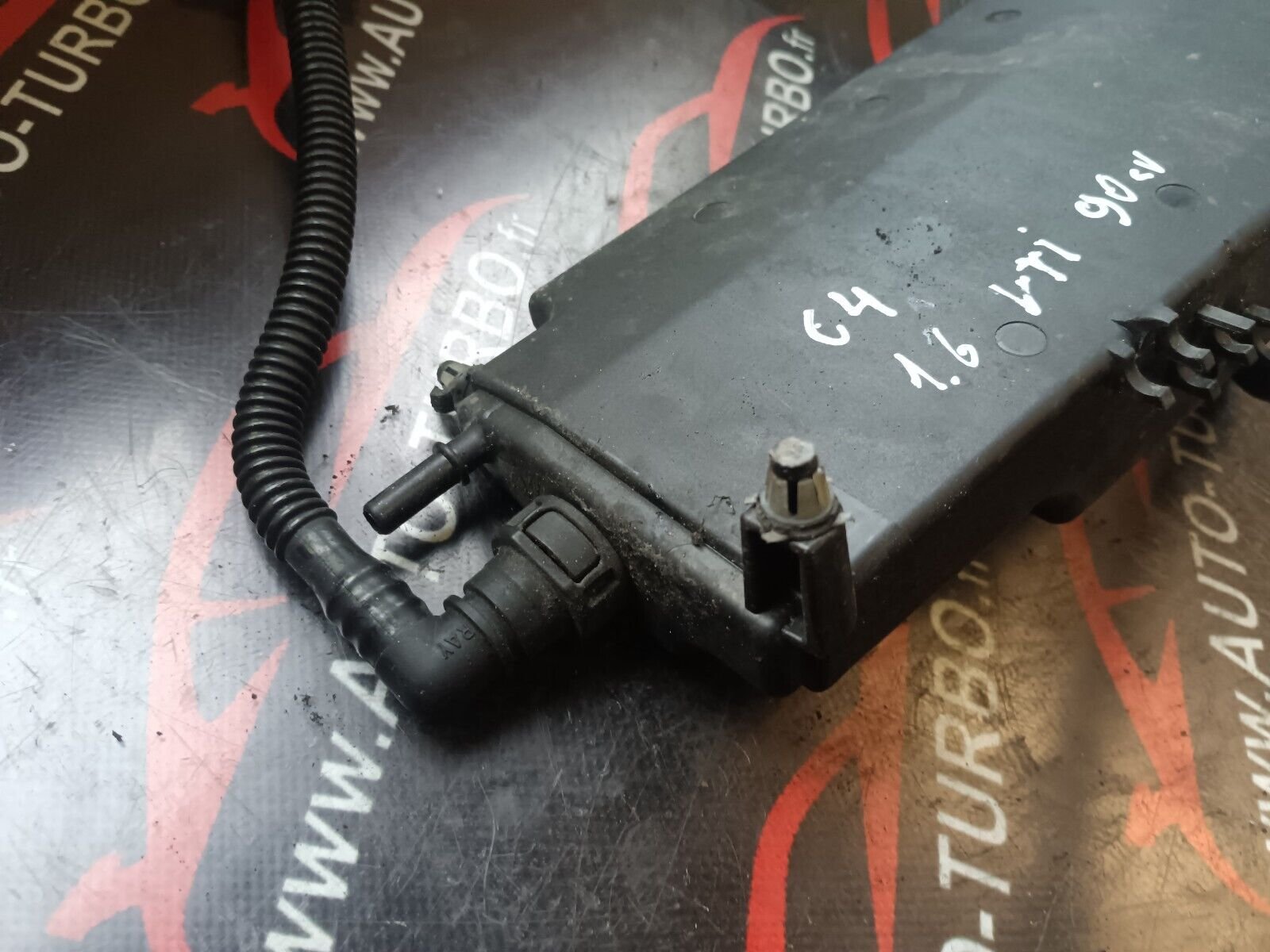 FILTRE A CHARBON CITROEN C4 1.6VTI 90CH COUPE REFERENCE: 78092033