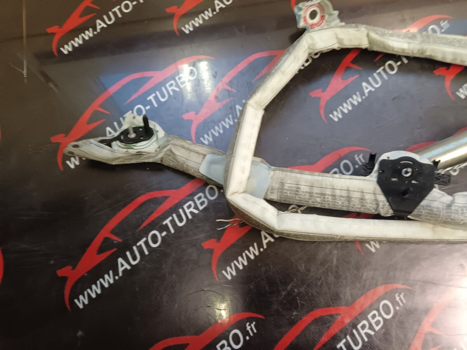 AIRBAG RIDEAU LATERAL AVANT DROIT BMW SERIE1 REFERENCE: 30355249