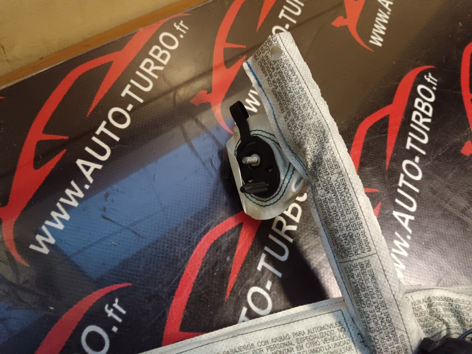 AIRBAG RIDEAU LATERAL AVANT DROIT BMW SERIE1 REFERENCE: 30355249