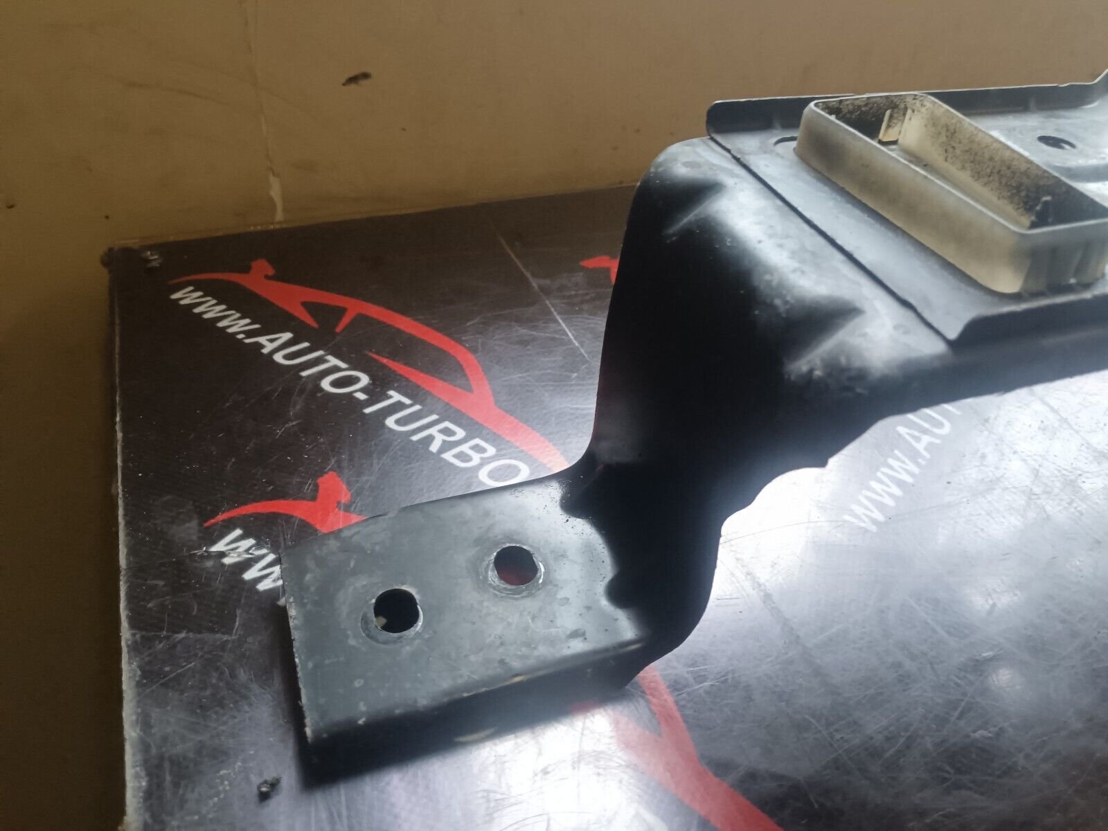 SUPPORT RADIATEUR PEUGEOT 308 II REFERENCE: 9673630480