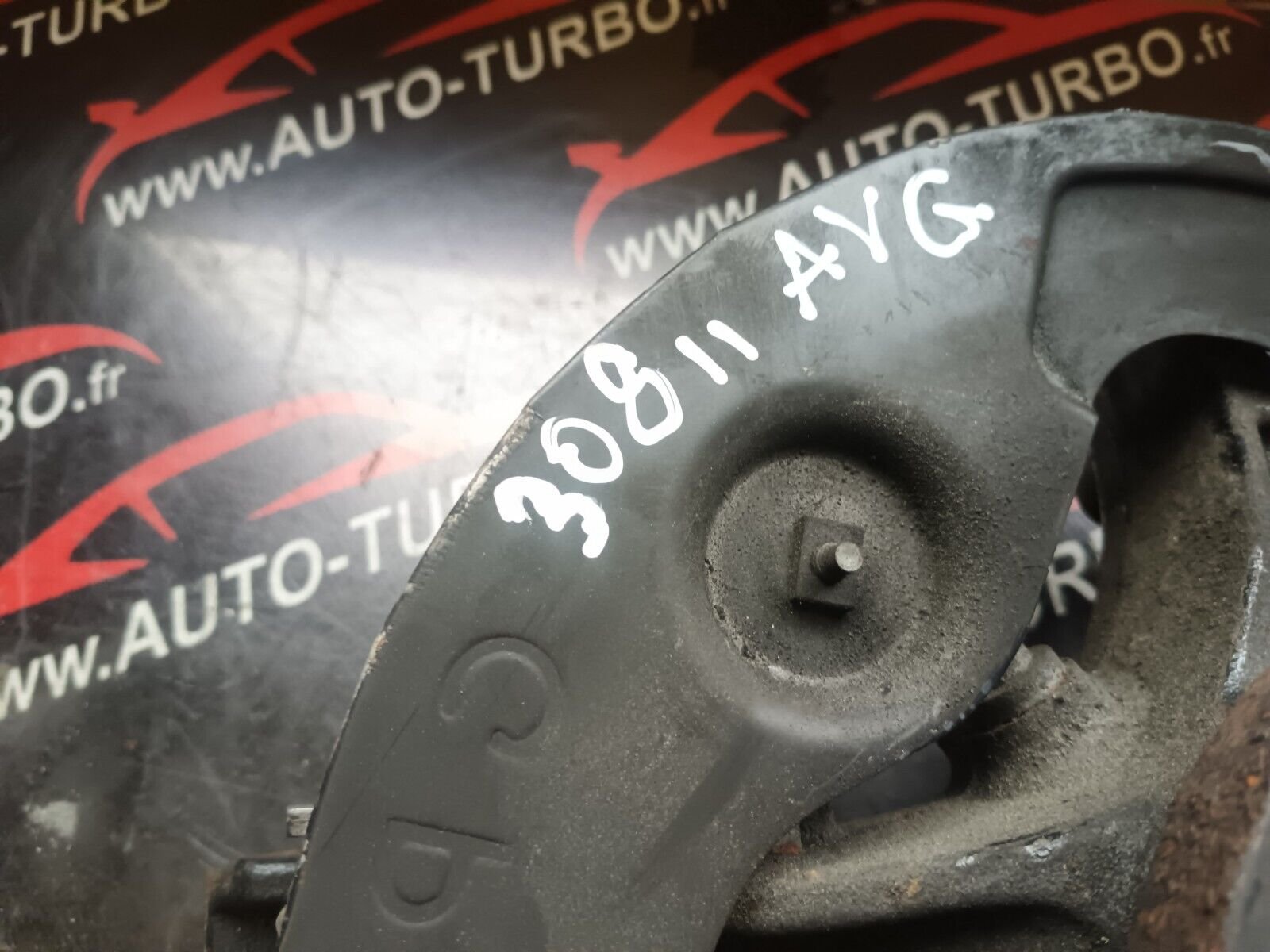 FUSEE ROULEMENT  AVANT GAUCHE PEUGEOT 308II