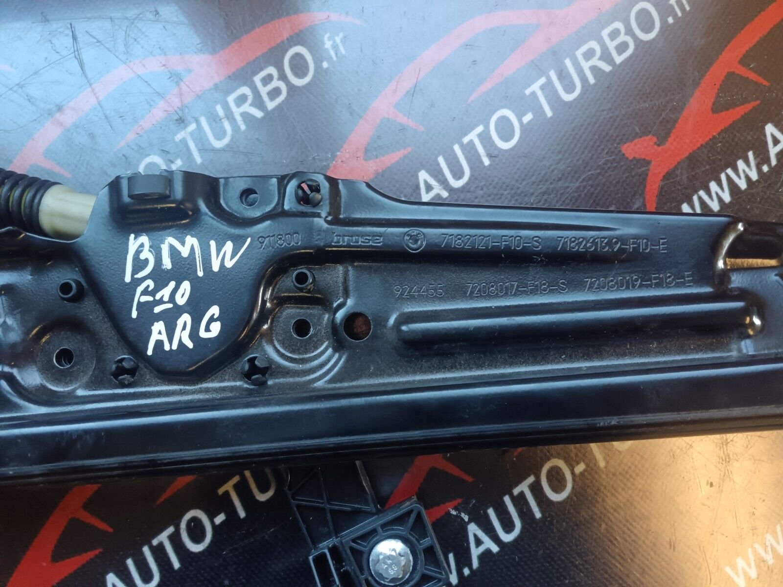 MECHANISME LEVE VITRE ARRIERE GAUCHE BMW F10 REFERENCE: 7182121