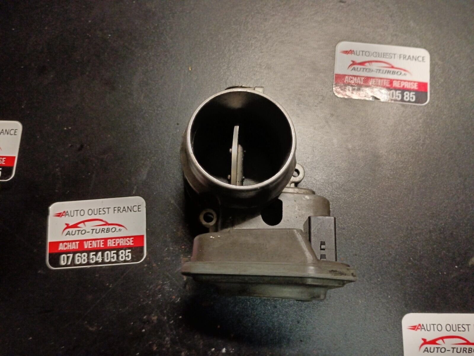 BOITIER DE PAPILLON BMW 120D 177CH REFERENCE: 780437301