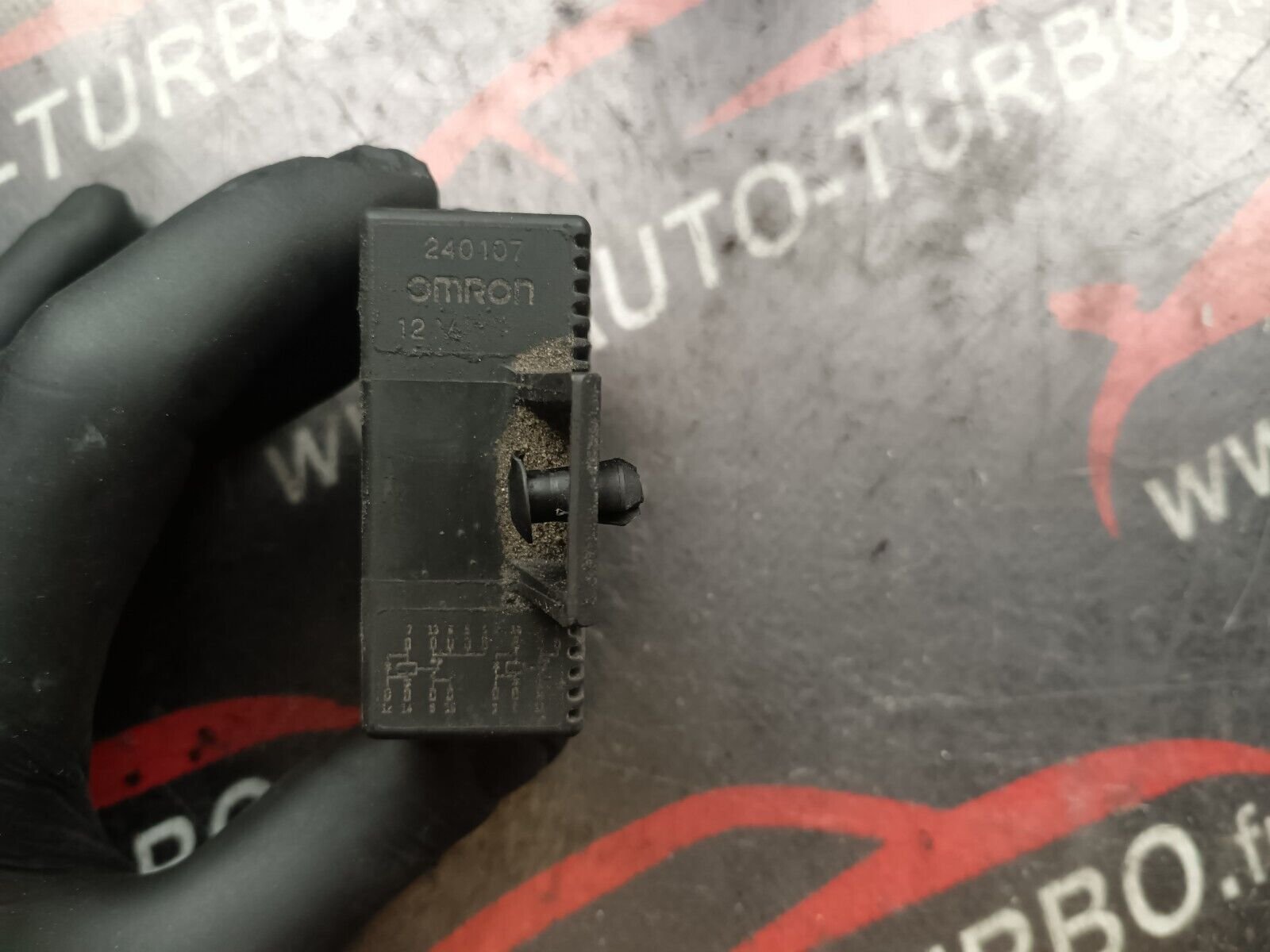 RELAIS POMPE A GAVAGE CITROEN C4 1.6VTI 90CH COUPE REFERENCE: 240107