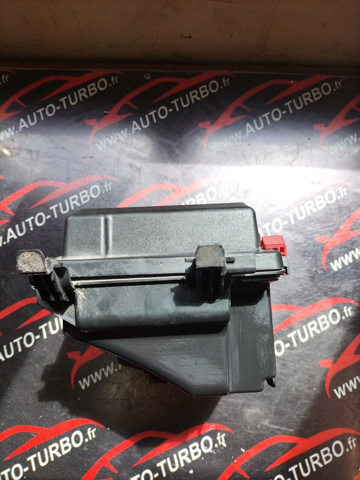 BOITE A FUSIBLE  PEUGEOT  308 II