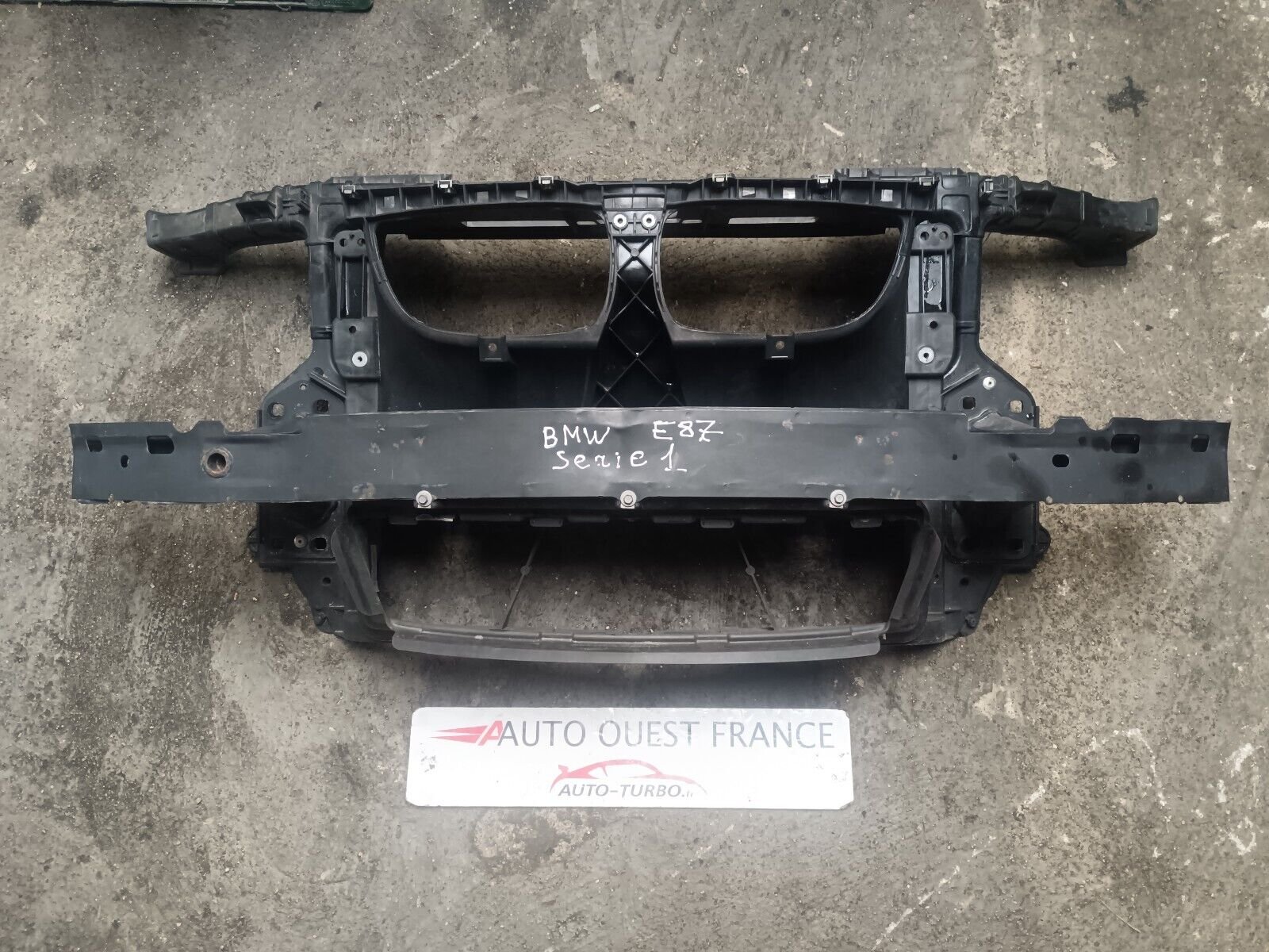 FACE AVANT BMW SERIE 1 E87 REFERENCE: 1857515016