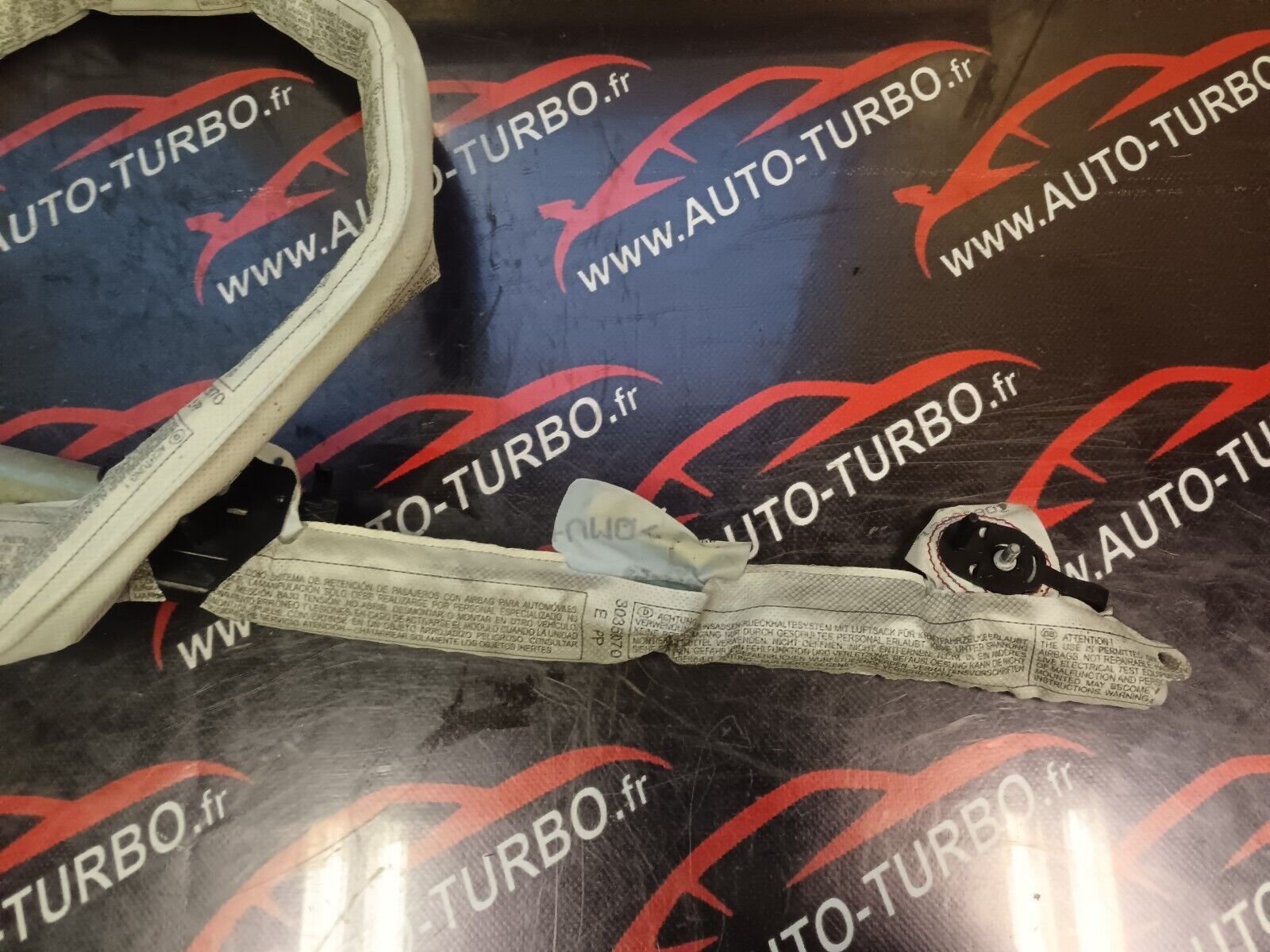 AIRBAG RIDEAU LATERAL AVANT GAUCHE BMW SERIE1 REFERENCE: 30355249