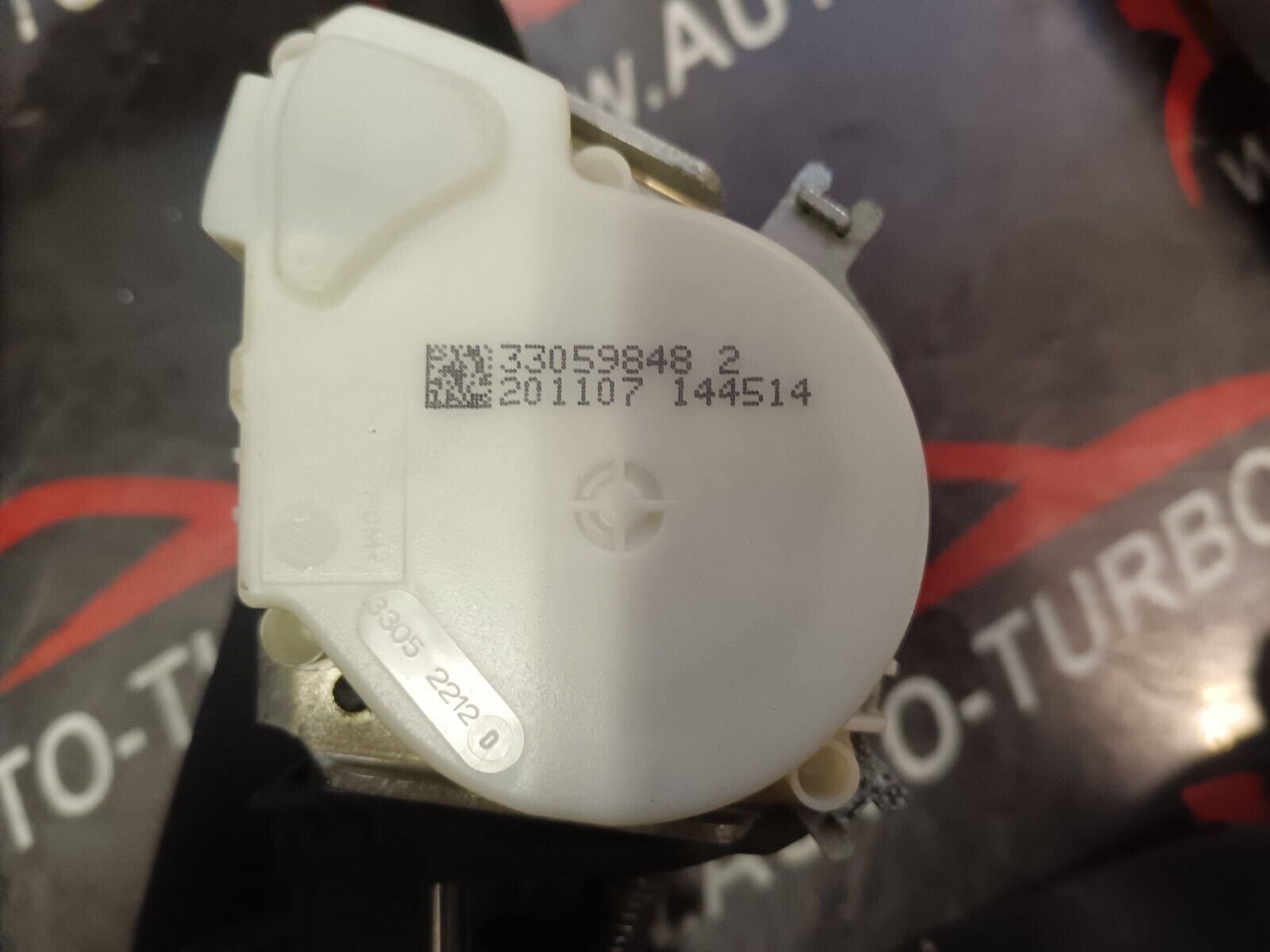 CEINTURE DE SECURITE AVANT GAUCHE BMW SERIE 1 REFERENCE: 33059848