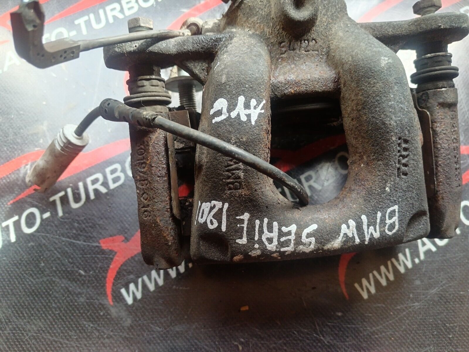 ETRIER AVANT GAUCHE BMW SERIE 1 E87 120i 150CH