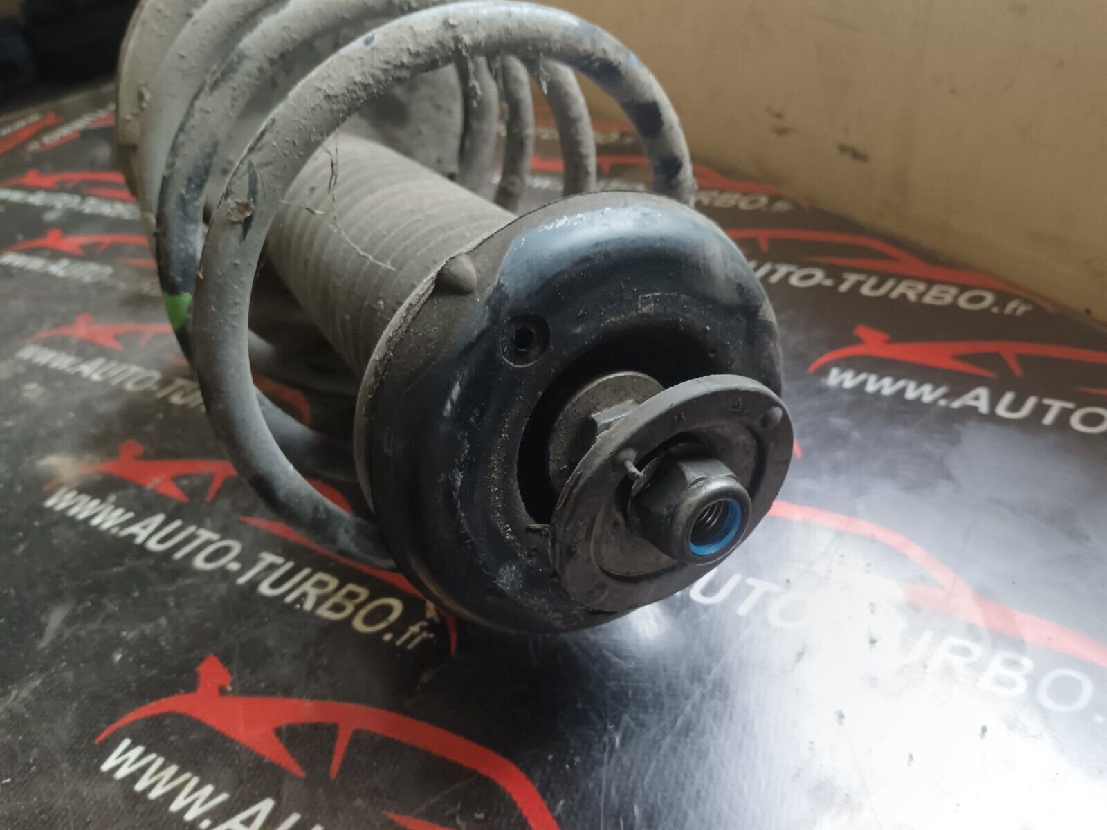 JAMBE DE SUSPENSION AVANT GAUCHE CITROEN C4 1.6VTI 90CH COUPE