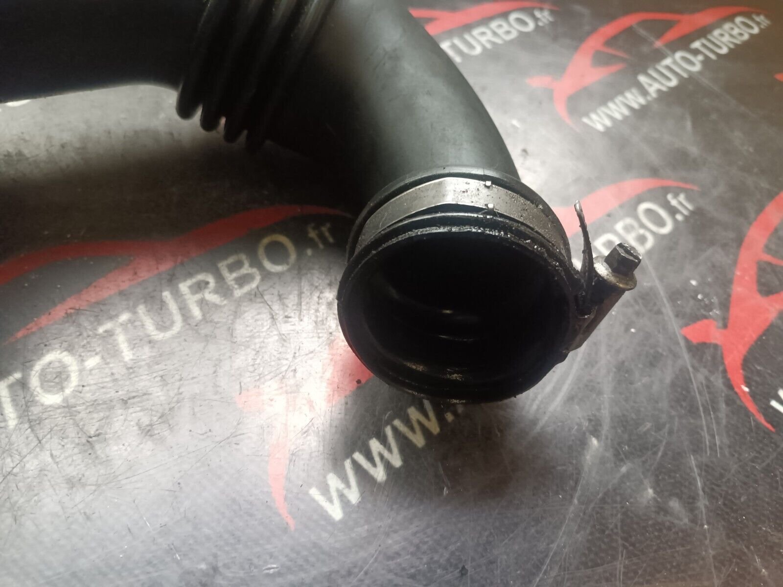 TUYAU DURIT PEUGEOT 2008 REFERENCE: 9656953680