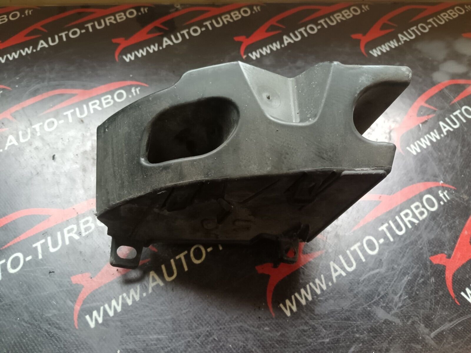 SUPPORT PARE CHOC ARRIERE DROIT CITROEN C4 COUPE REFERENCE:9650693580