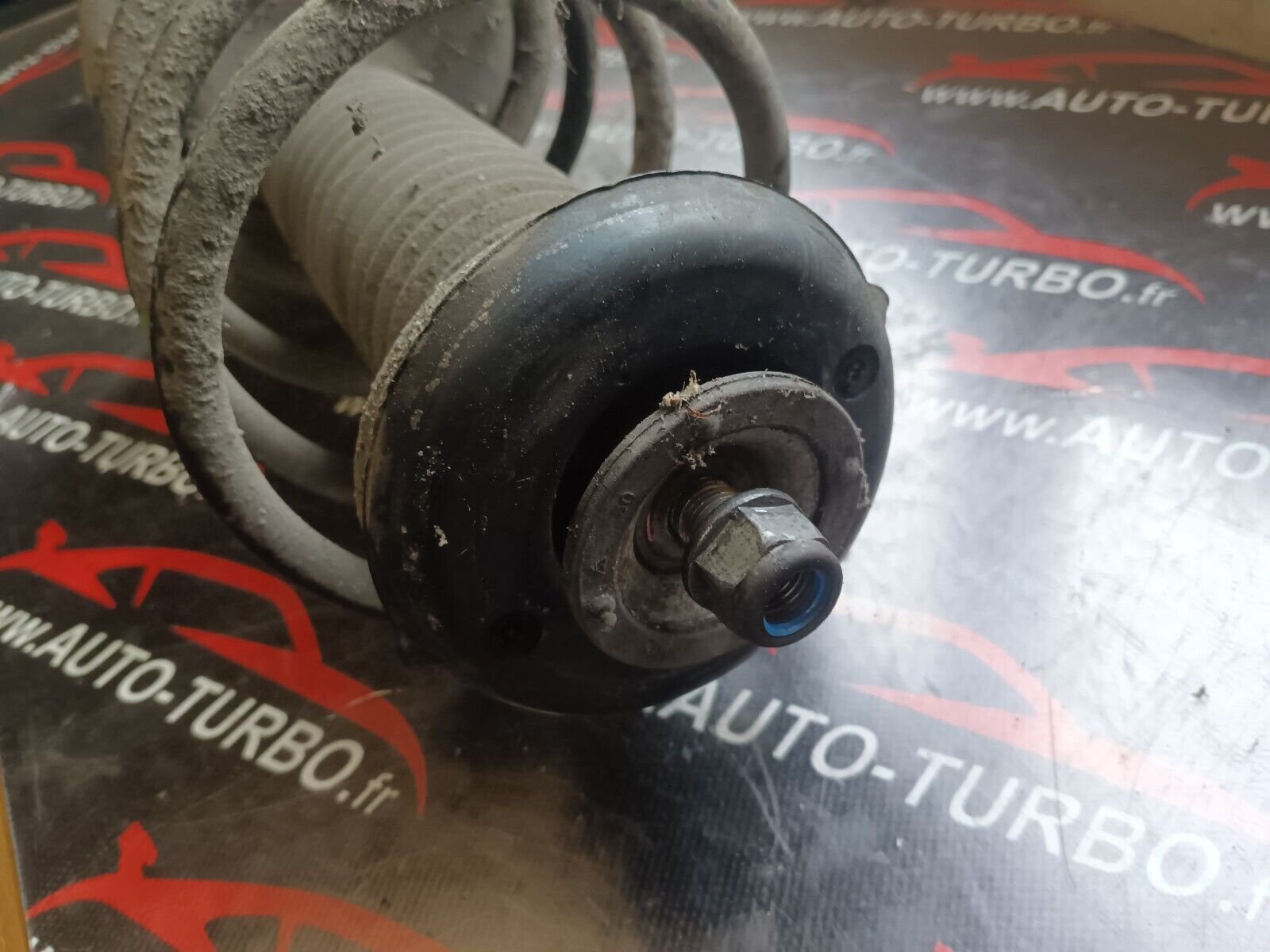 JAMBE DE SUSPENSION AVANT DROIT CITROEN C4 1.6VTI 90CH COUPE