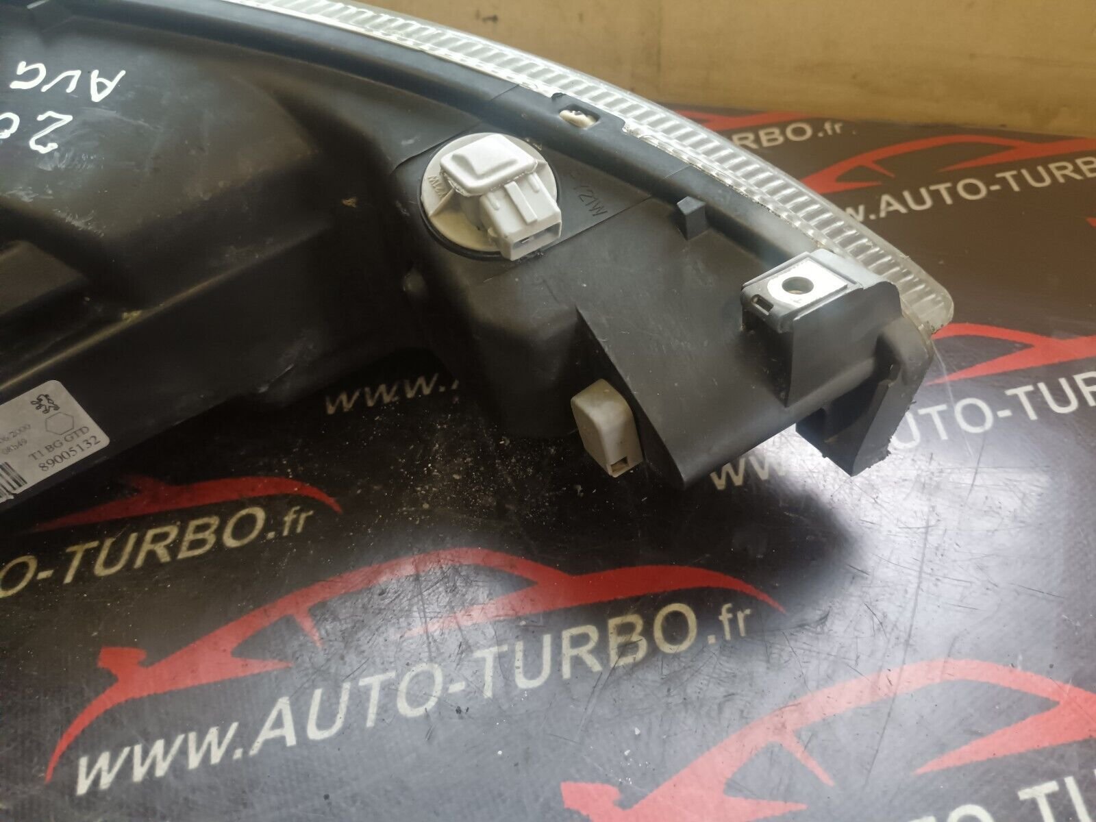 PHARE FEUX AVANT GAUCHE PEUGEOT 206 PHASE 1 REFERENCE: 9640559580