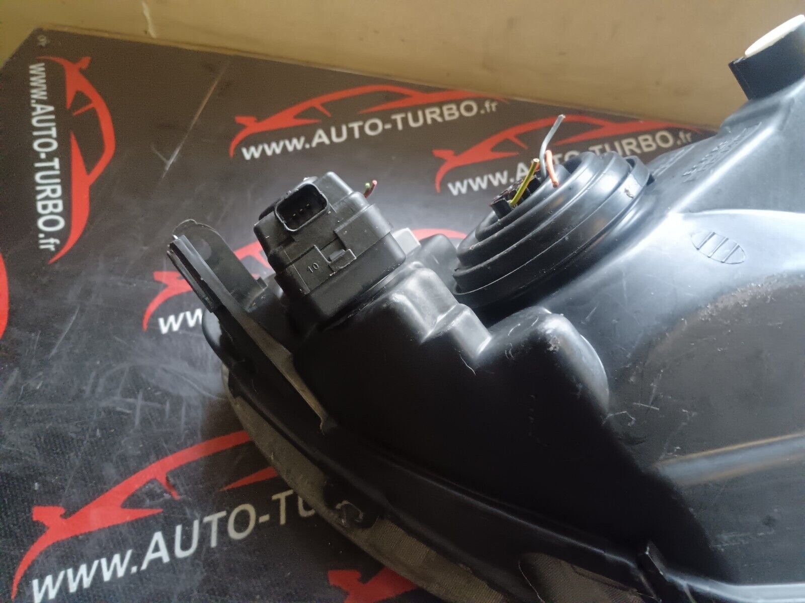 PHARE FEUX AVANT GAUCHE PEUGEOT 206 PHASE 1 REFERENCE: 9640559580