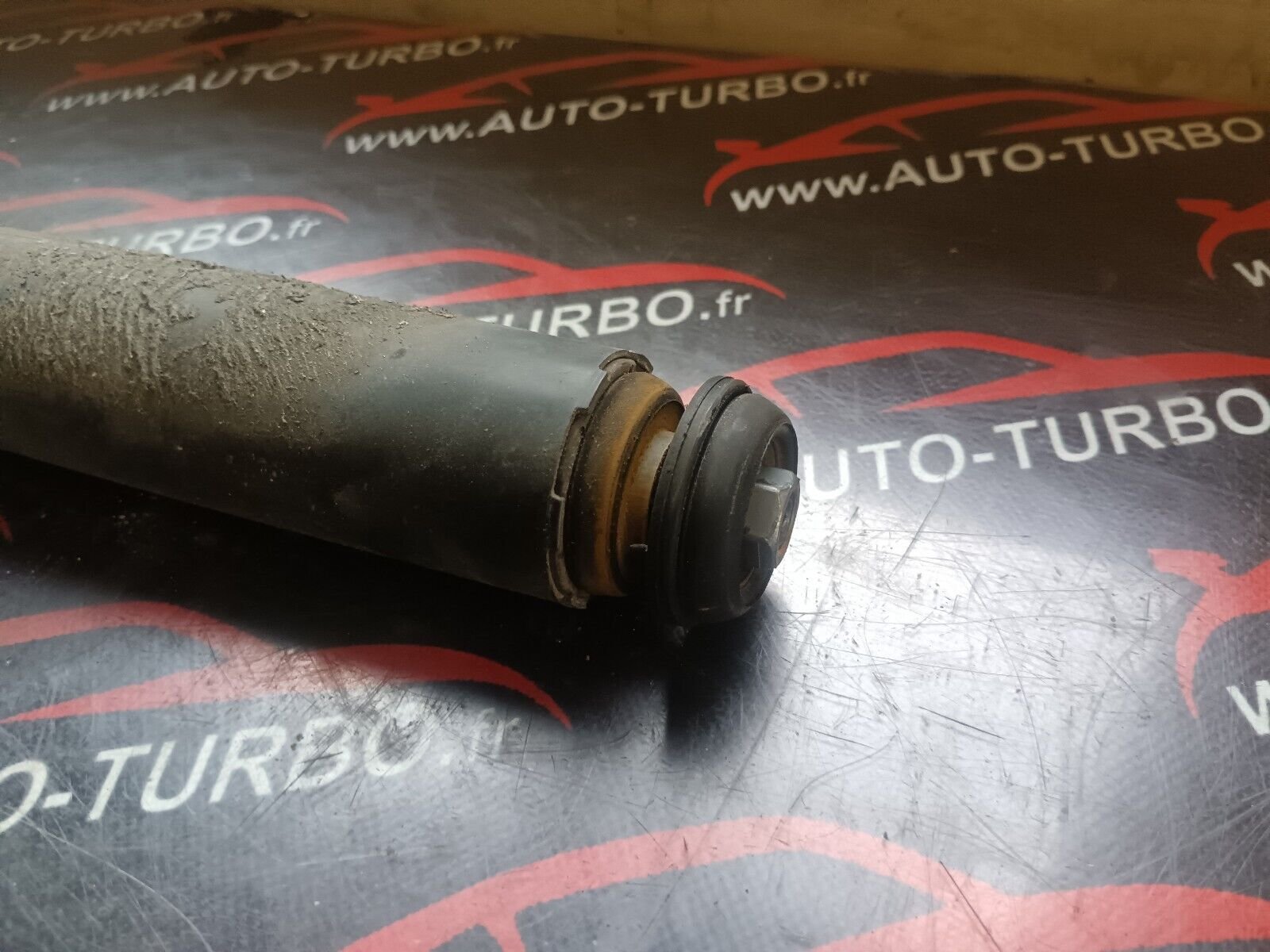 AMORTISSEUR ARRIERE DROIT PEUGEOT 308II REFERENCE: 9817349880