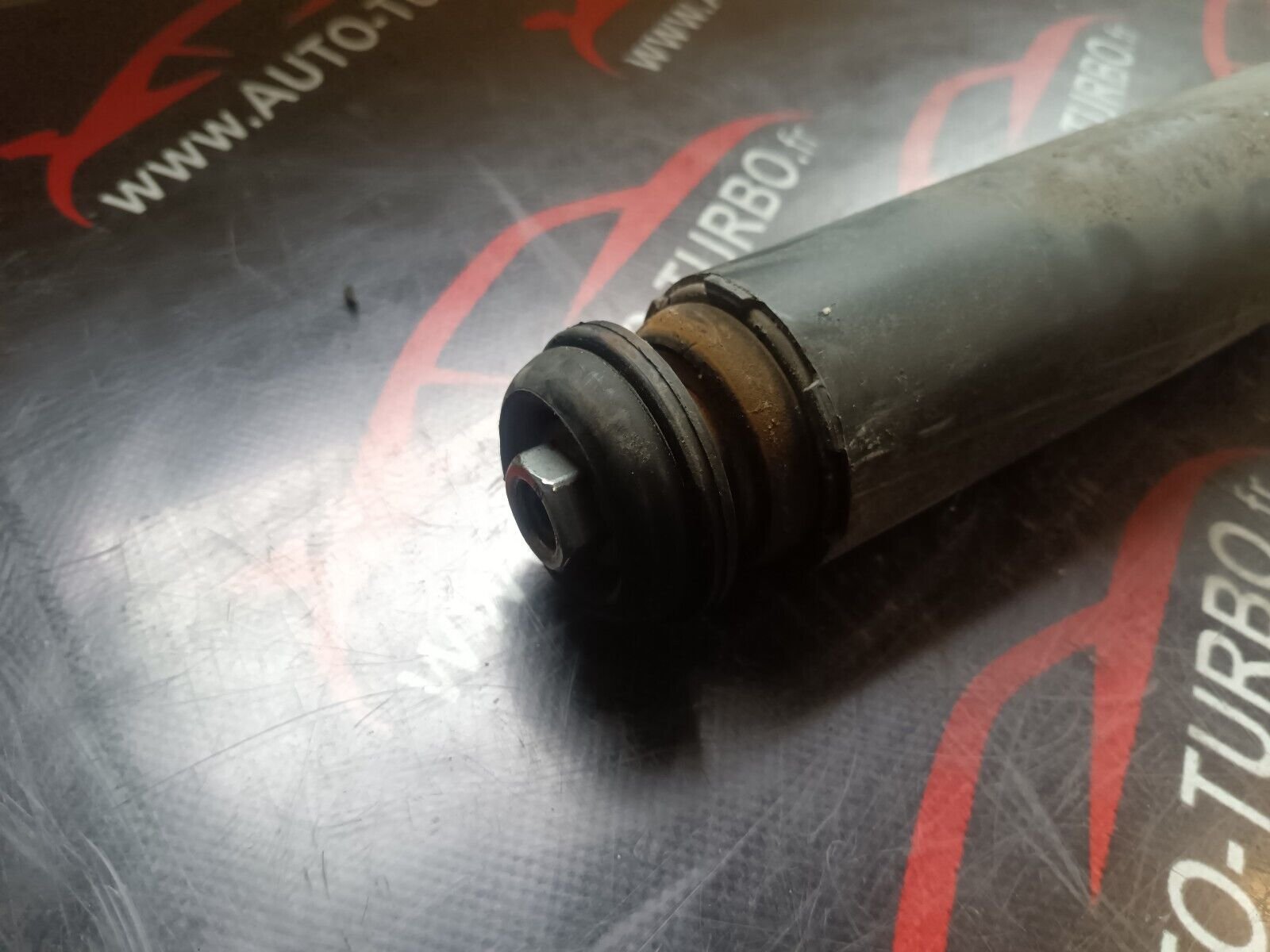 AMORTISSEUR ARRIERE GAUCHE PEUGEOT 308II REFERENCE: 9817349880