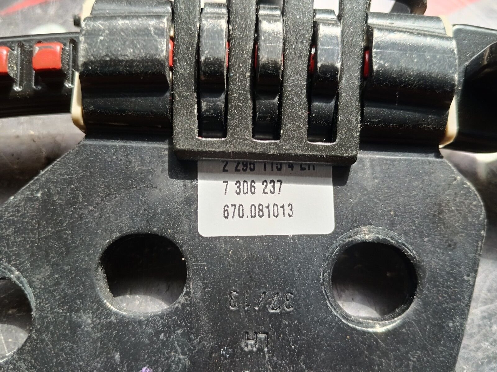 REGLAGE SIEGE ARRIERE GAUCHE BMW 328i GT F34 REFERENCE: 7306237