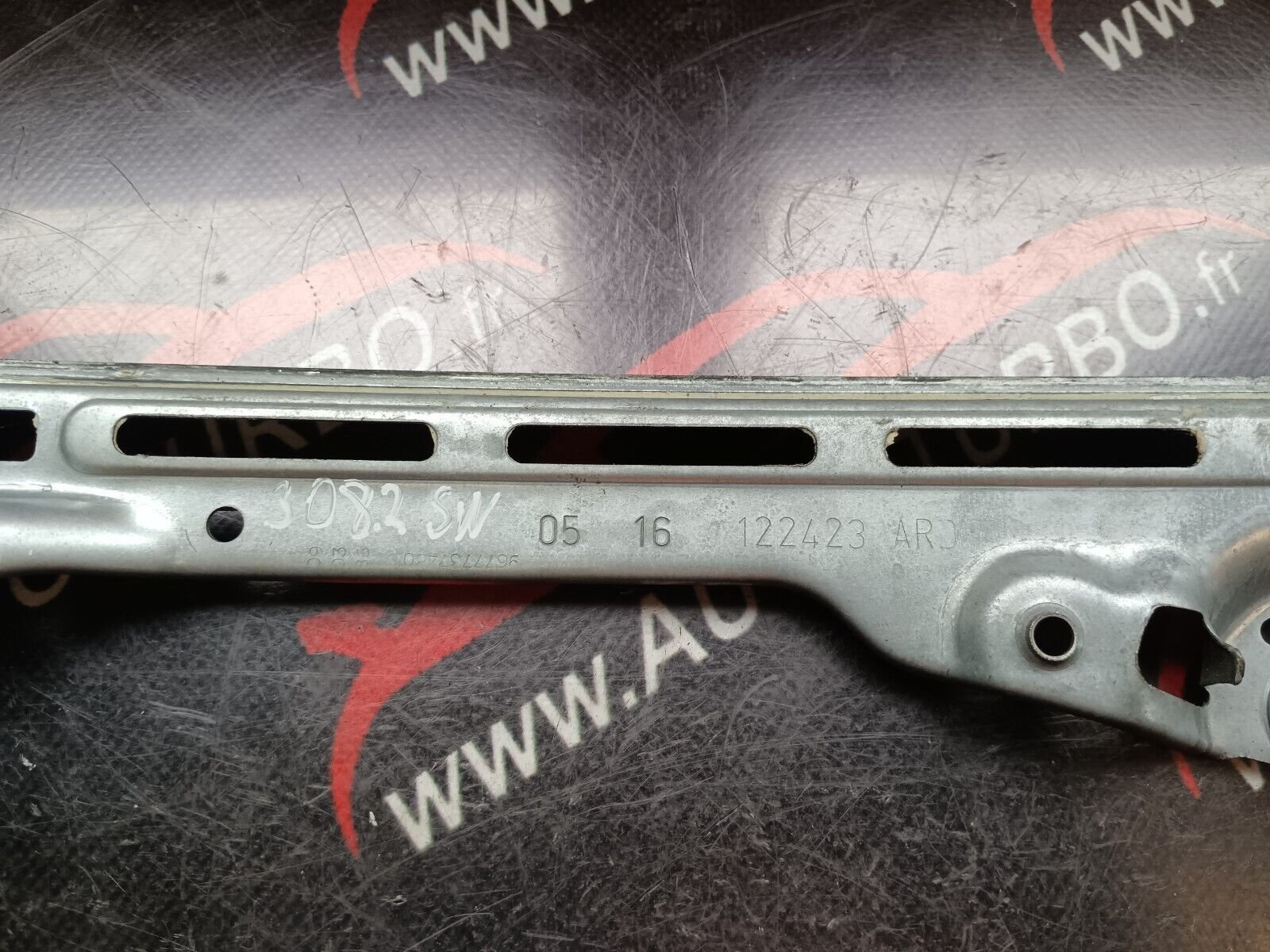 MECHANISME LEVE VITRE ARRIERE DROIT PEUGEOT 308SW 2 REFERENCE: 122423