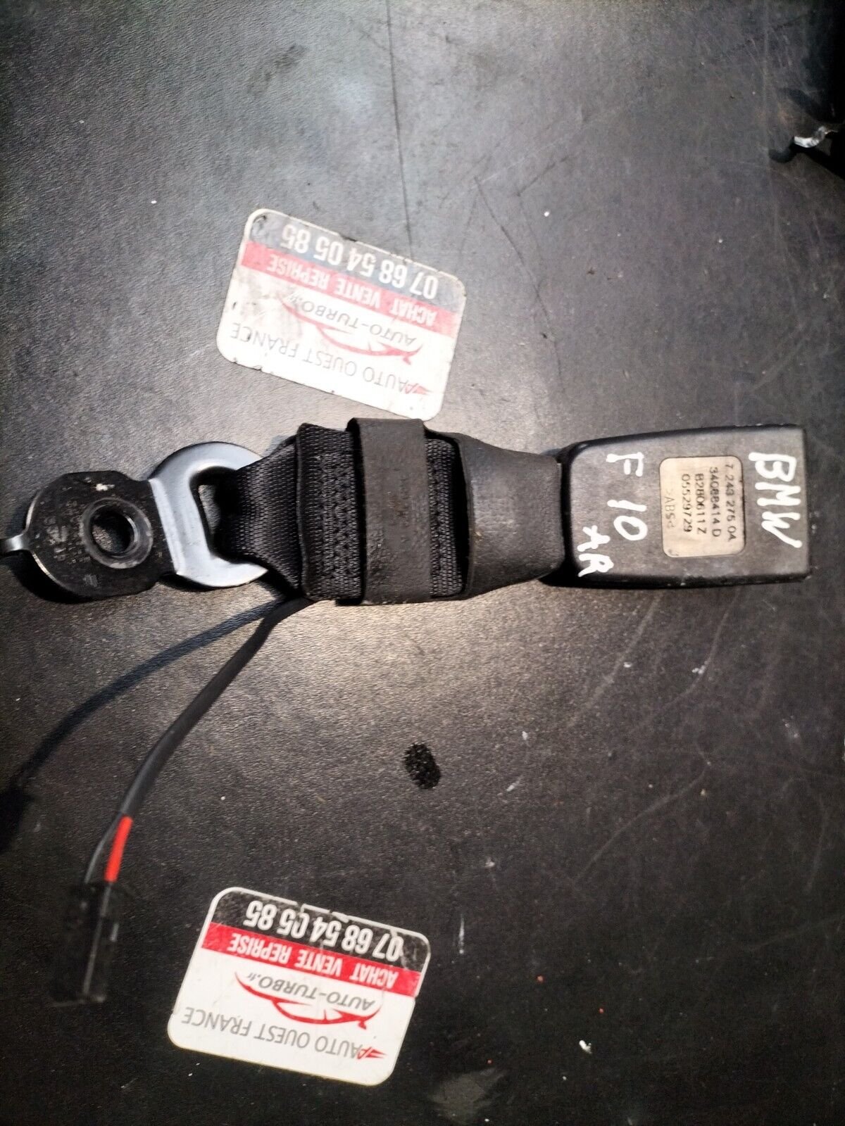 BOUCLE DE CEINTURE SECURITE ARRIERE CENTRE BMW F10 724327504