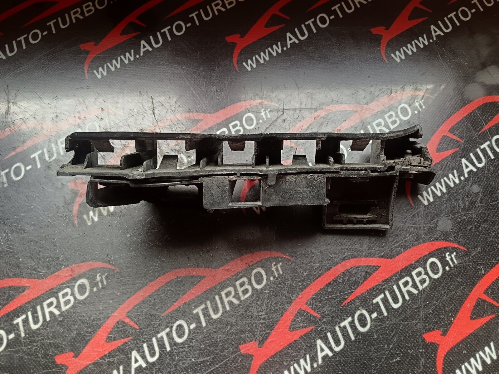 SUPPORT PARE CHOC AVANT DROIT CITROEN C4 1.6VTI 90CH COUPE REFERENCE: 9652507280